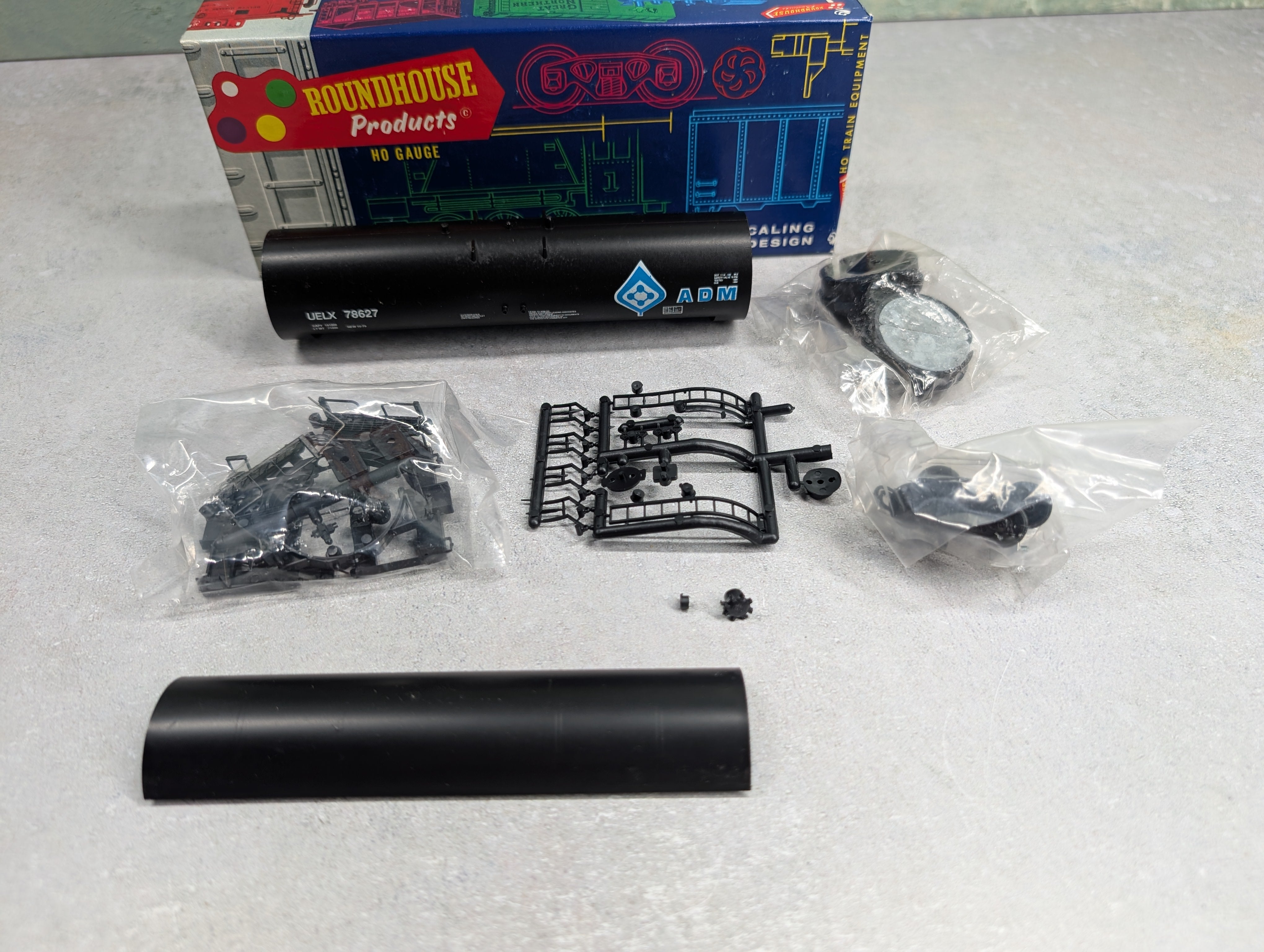 USED Roundhouse 3250 HO Scale 50' Tank Car ADM UELX #78627 KIT