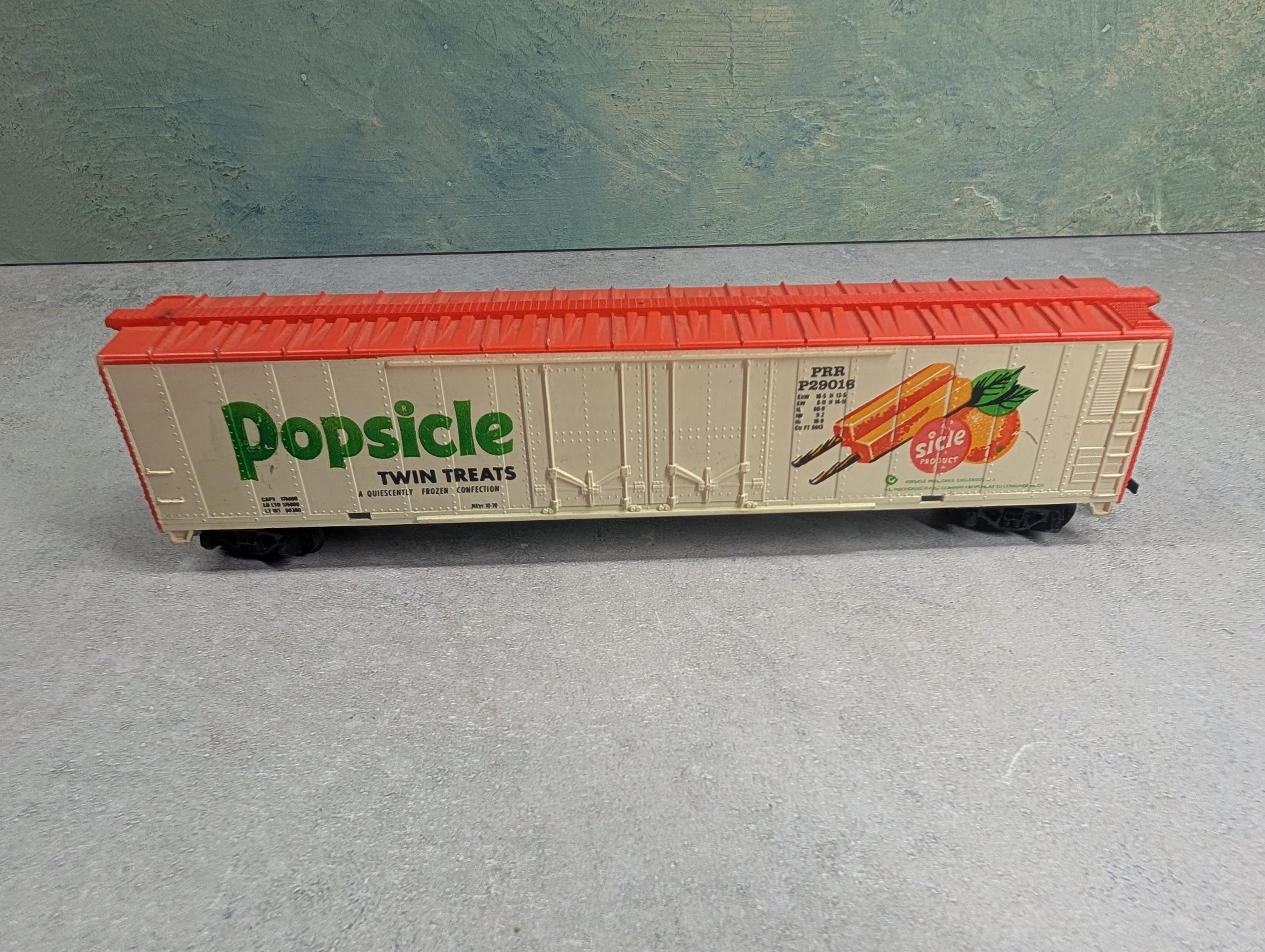 USED Tyco HO Scale 60' Billboard Box Car Popsicle PRR #P29016