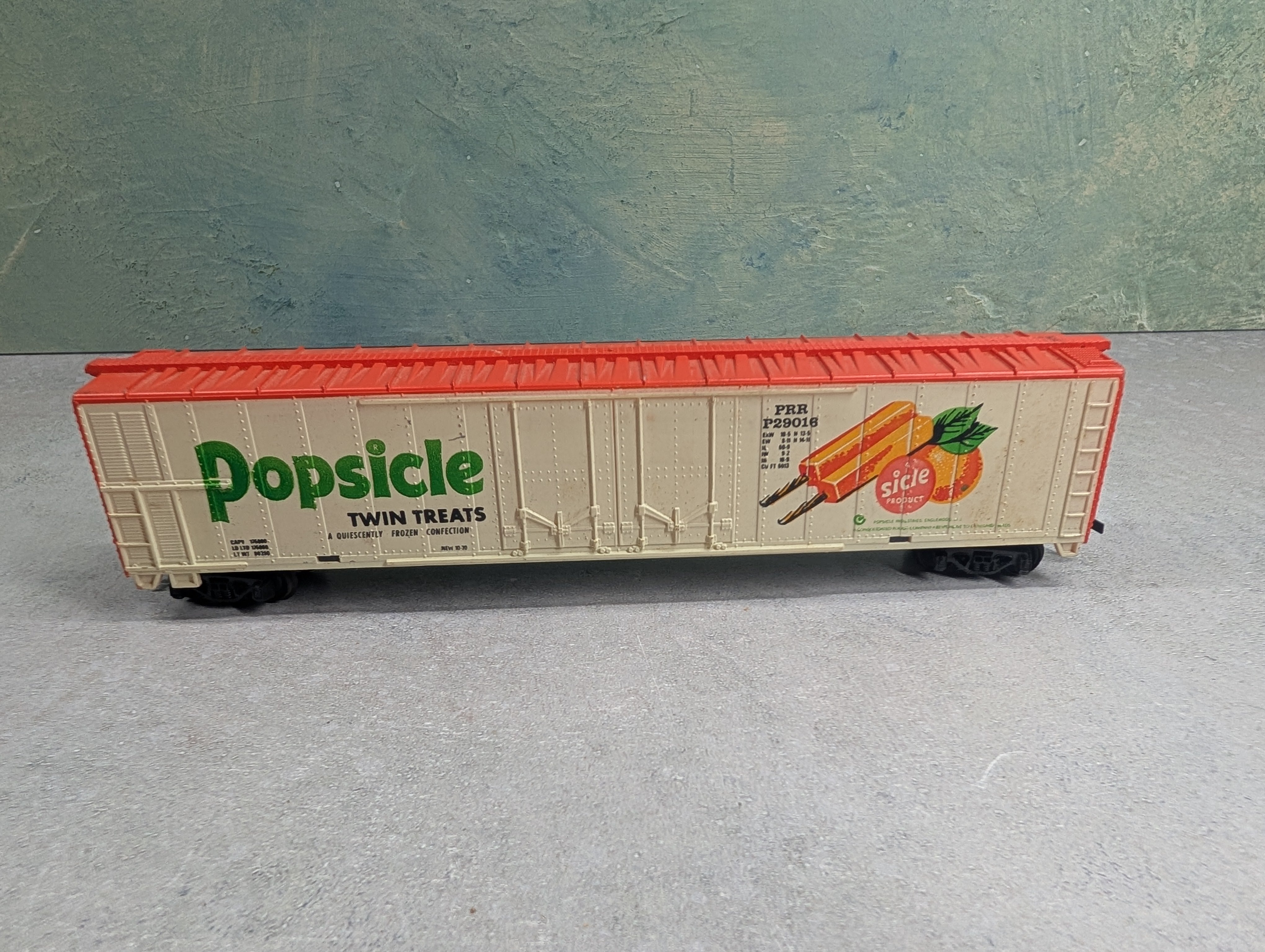USED Tyco HO Scale 60' Billboard Box Car Popsicle PRR #P29016
