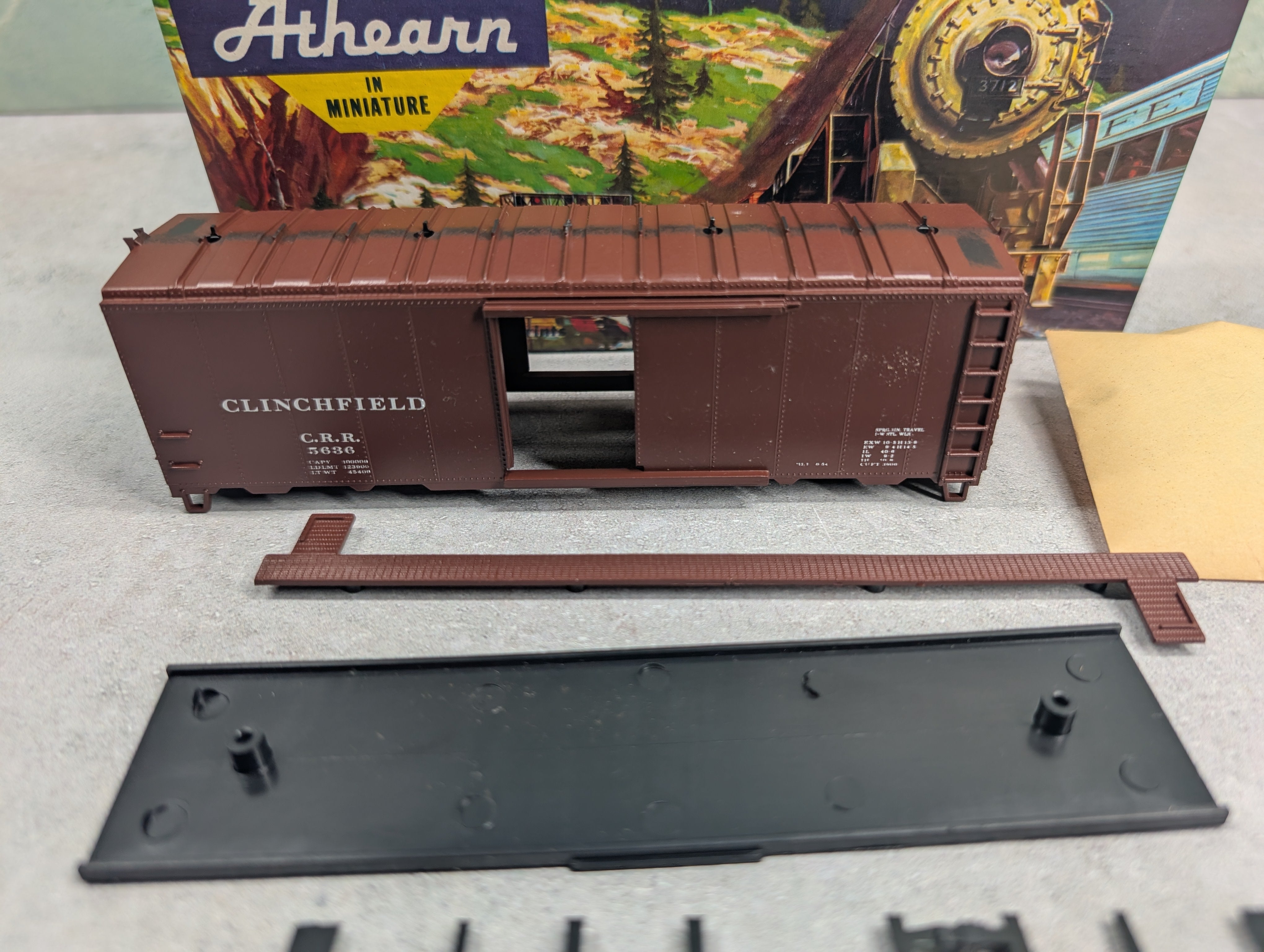 USED Athearn #1053-1 HO Scale 40' Box Car Clinchfield CRR #5636 Bev-Bel KIT
