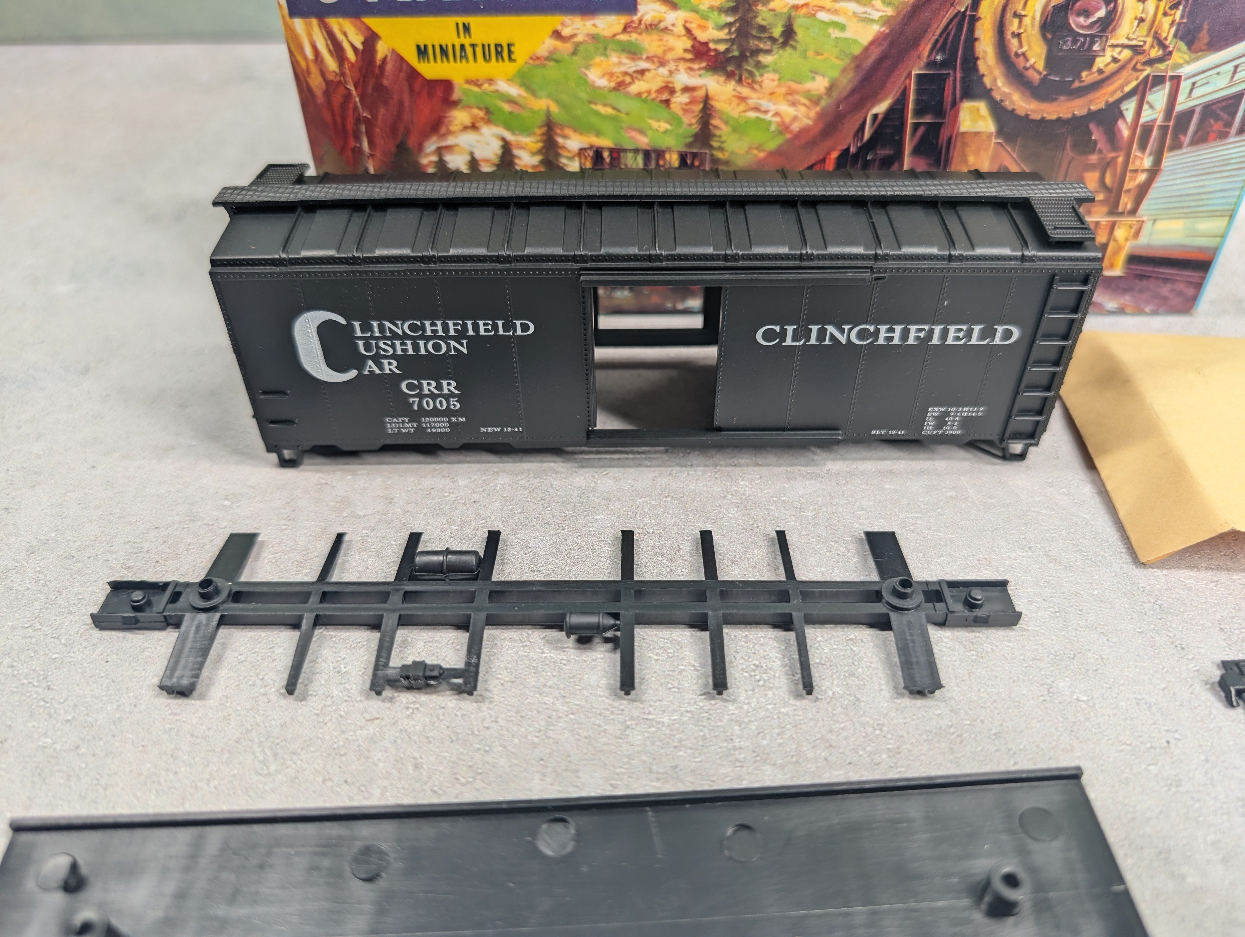 USED Athearn #1455-1 HO Scale 40' Box Car Clinchfield CRR #7005 Bev-Bel KIT