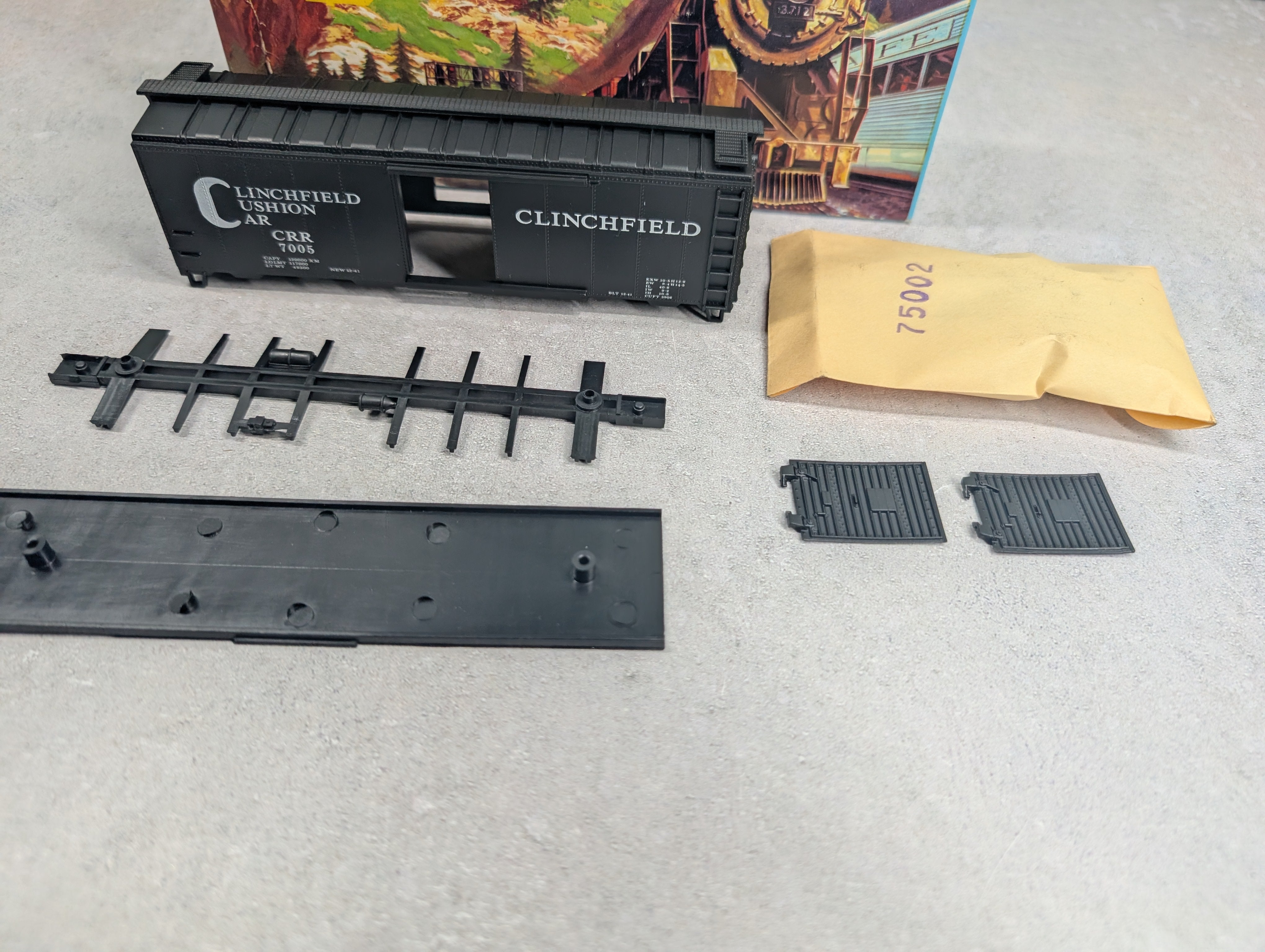 USED Athearn #1455-1 HO Scale 40' Box Car Clinchfield CRR #7005 Bev-Bel KIT