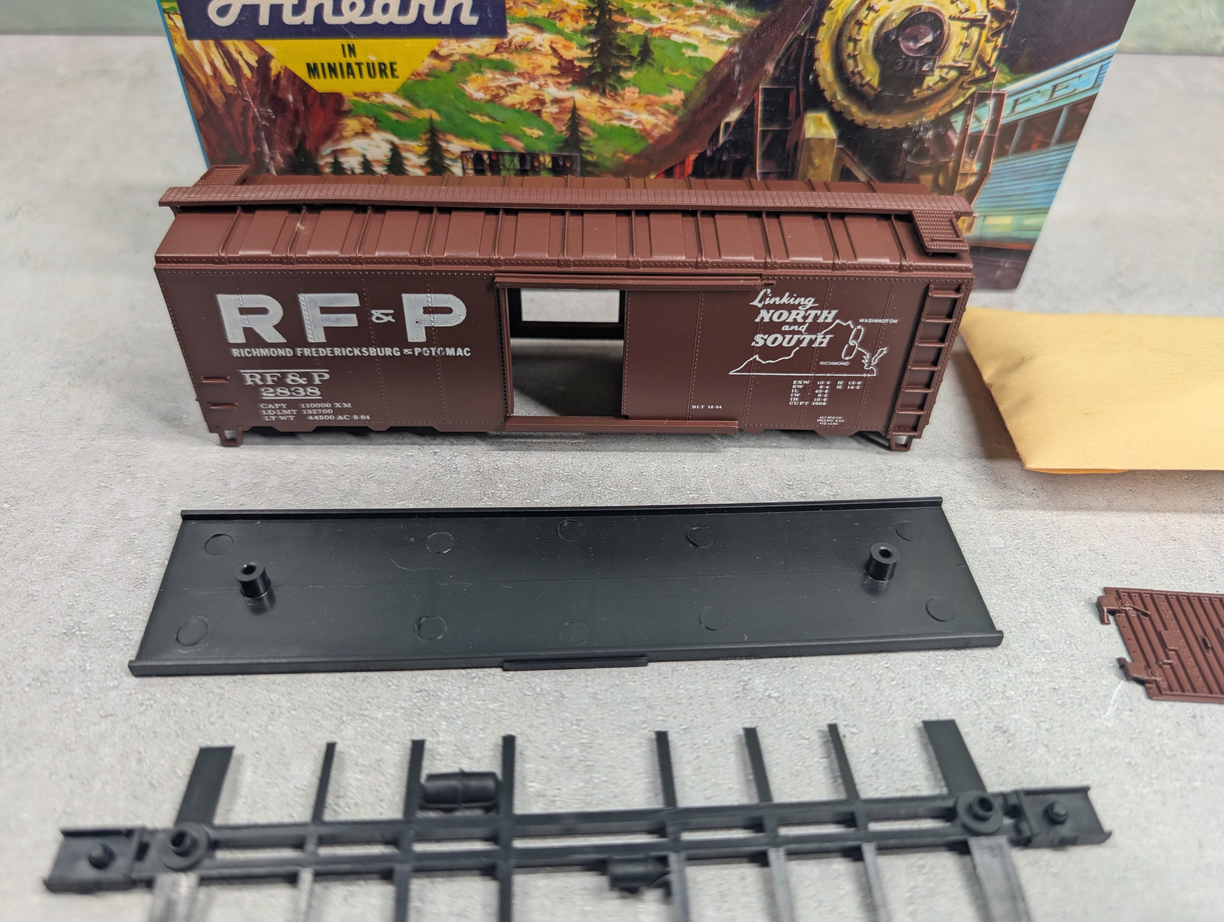 USED Athearn #1164 HO Scale 40' Box Car Richmond Fredericksburg & Potomac RF&P #2838 Bev-Bel KIT
