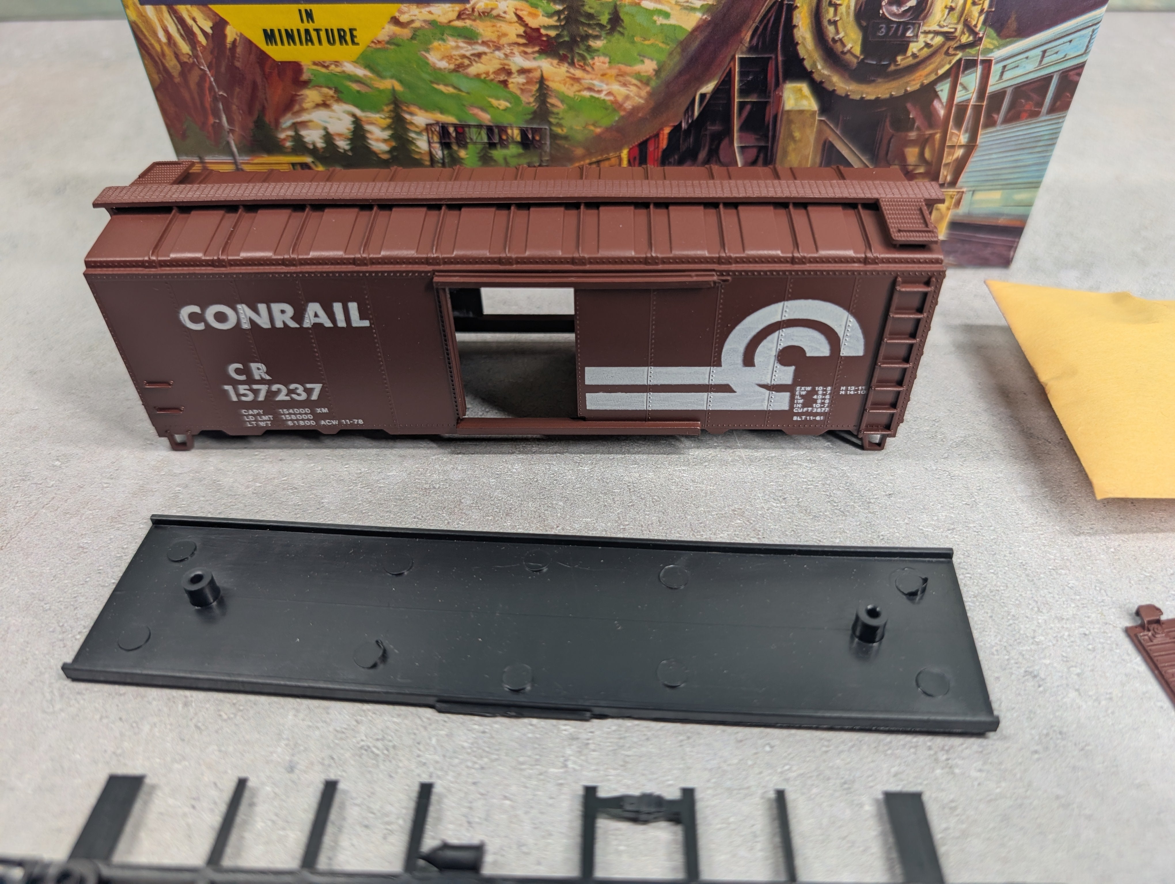 USED Athearn #517-2 HO Scale 40' Box Car Conrail CR #157237 Bev-Bel KIT