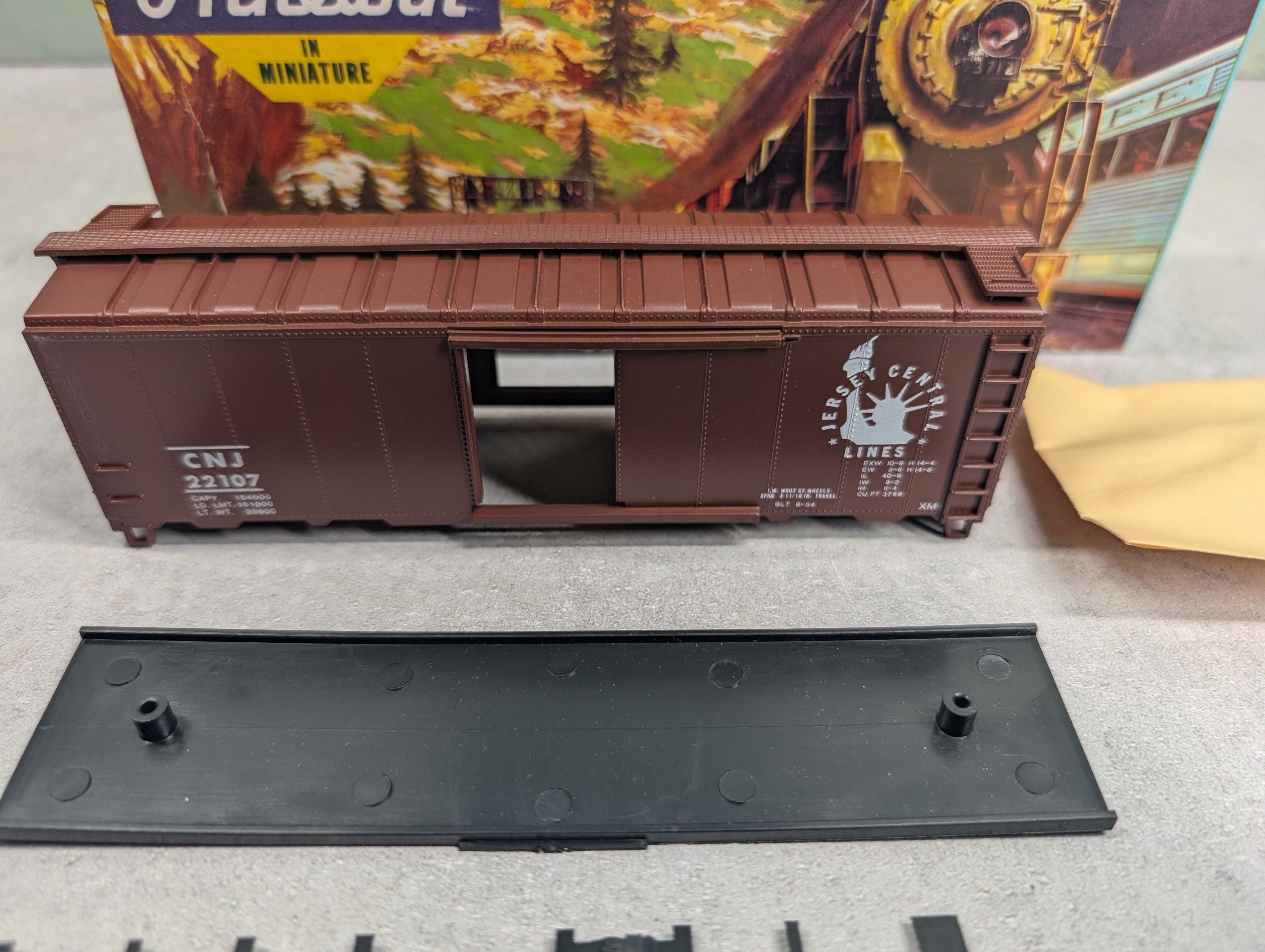 USED Athearn #294-1 HO Scale 40' Box Car Jersey Central CNJ #22107 Bev-Bel KIT