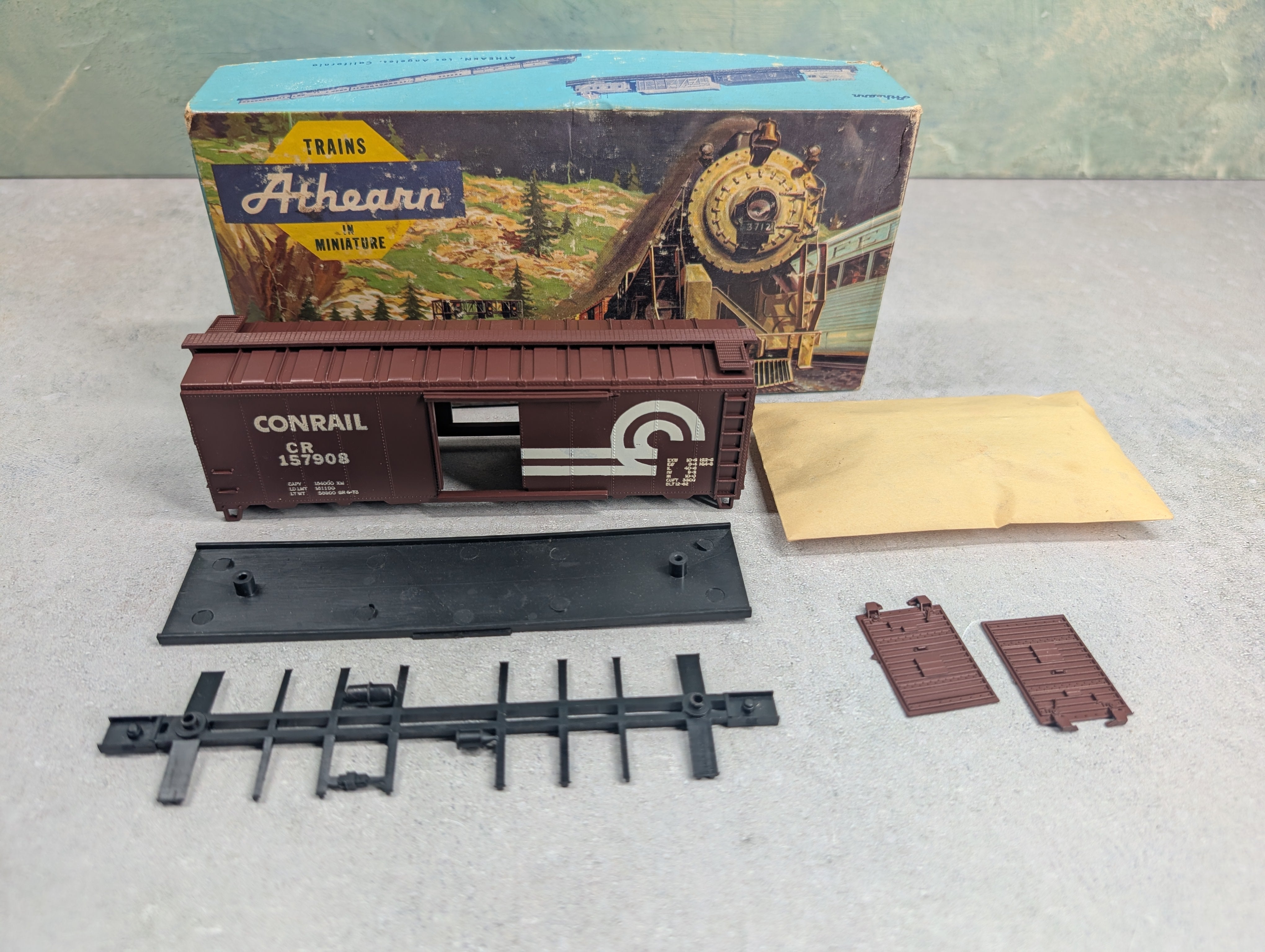 USED Athearn HO Scale 40' Box Car Conrail CR #157908 Bev-Bel KIT