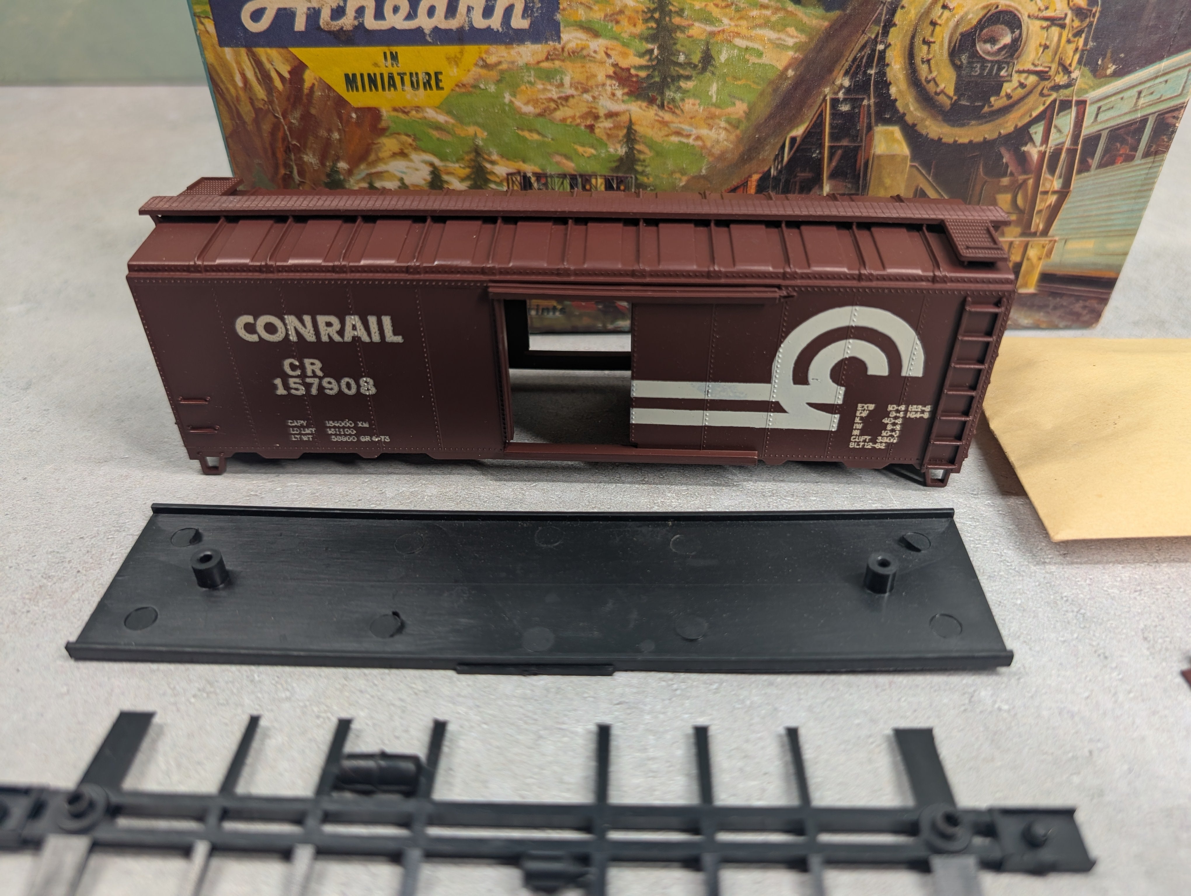 USED Athearn HO Scale 40' Box Car Conrail CR #157908 Bev-Bel KIT