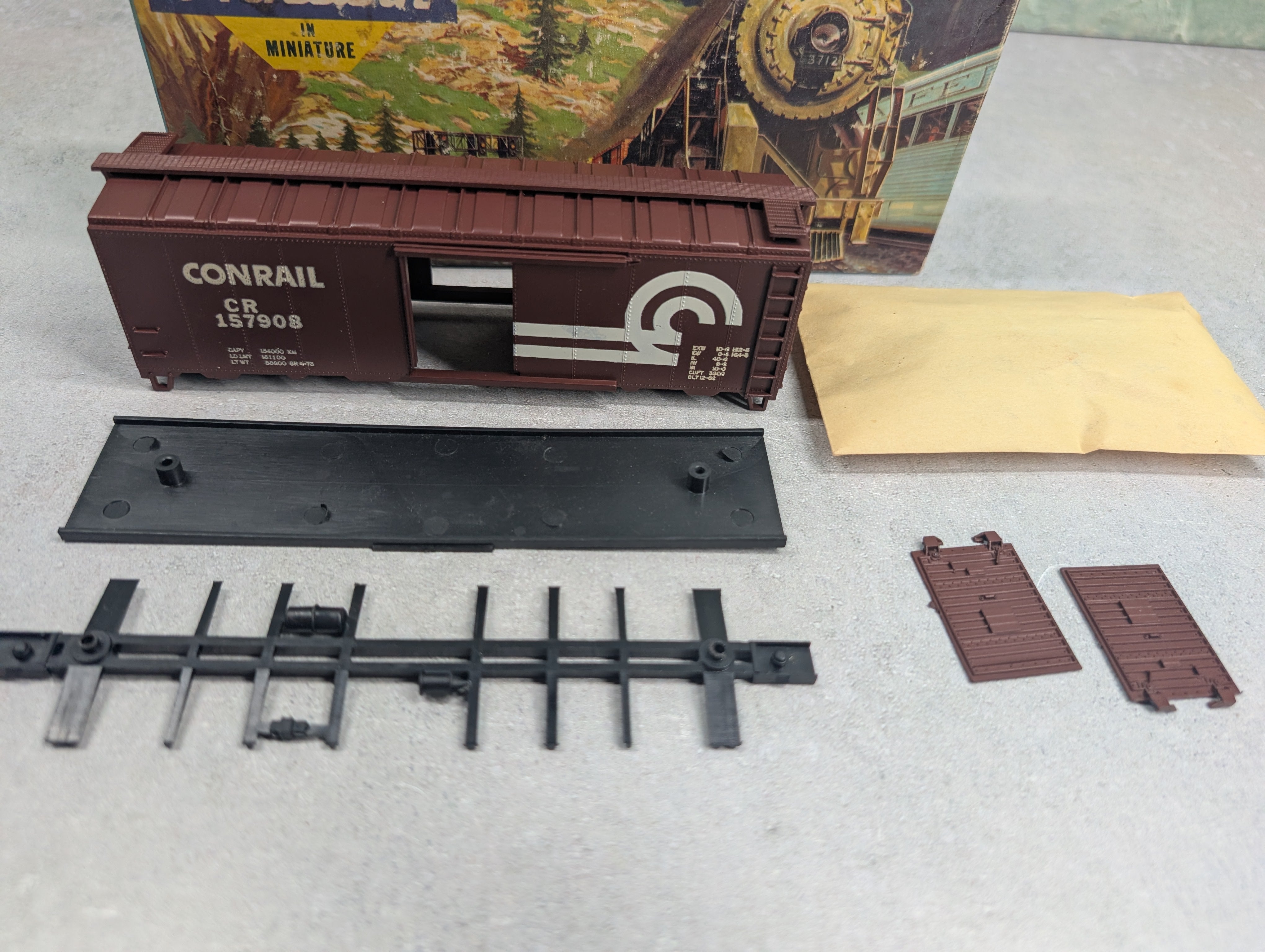 USED Athearn HO Scale 40' Box Car Conrail CR #157908 Bev-Bel KIT