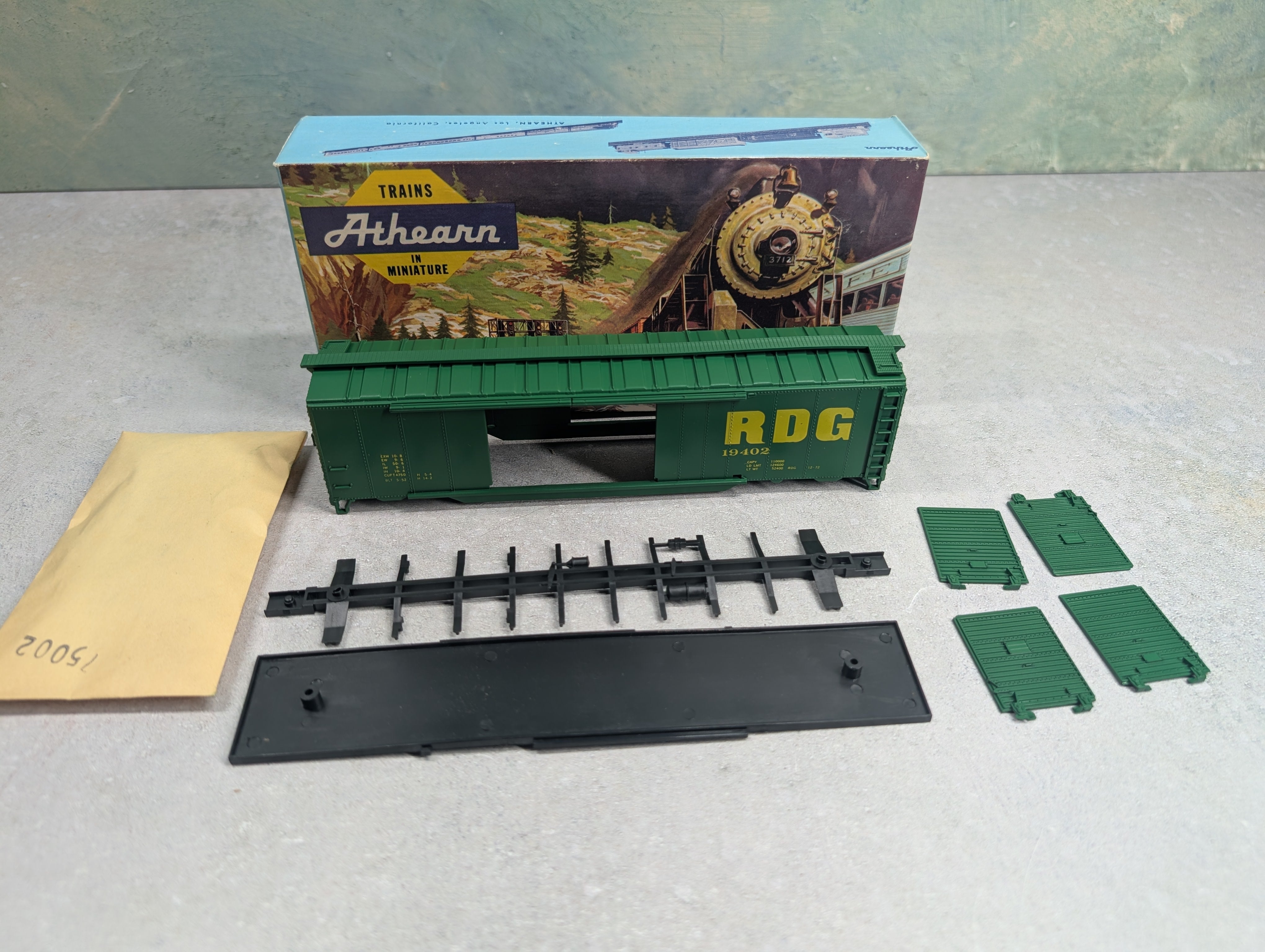 USED Athearn HO Scale 50' DD Box Car Reading RDG #19402 Bev-Bel KIT