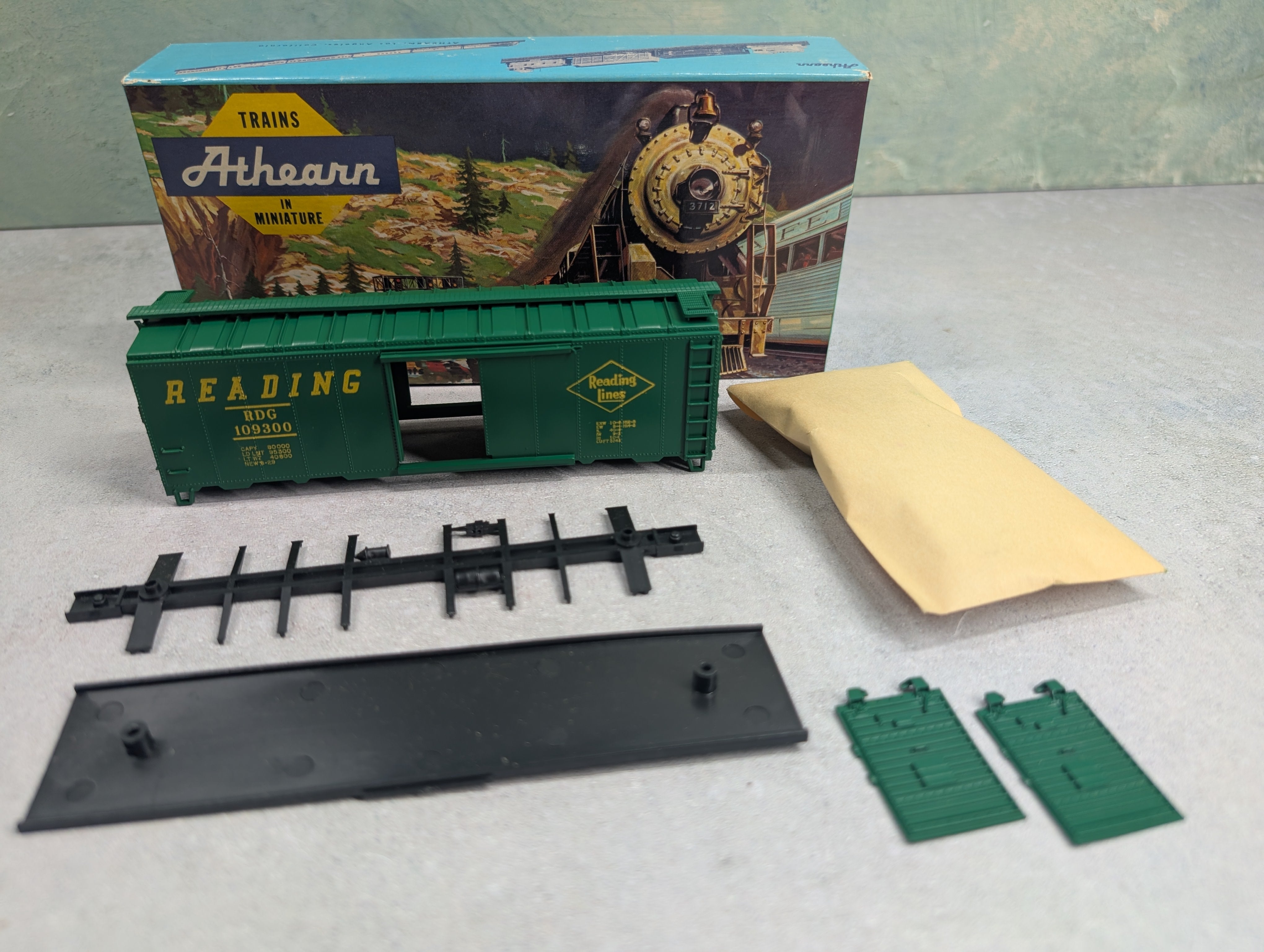 USED Athearn 511 HO Scale 40' Box Car Reading RDG #109300 L&S Hobby KIT