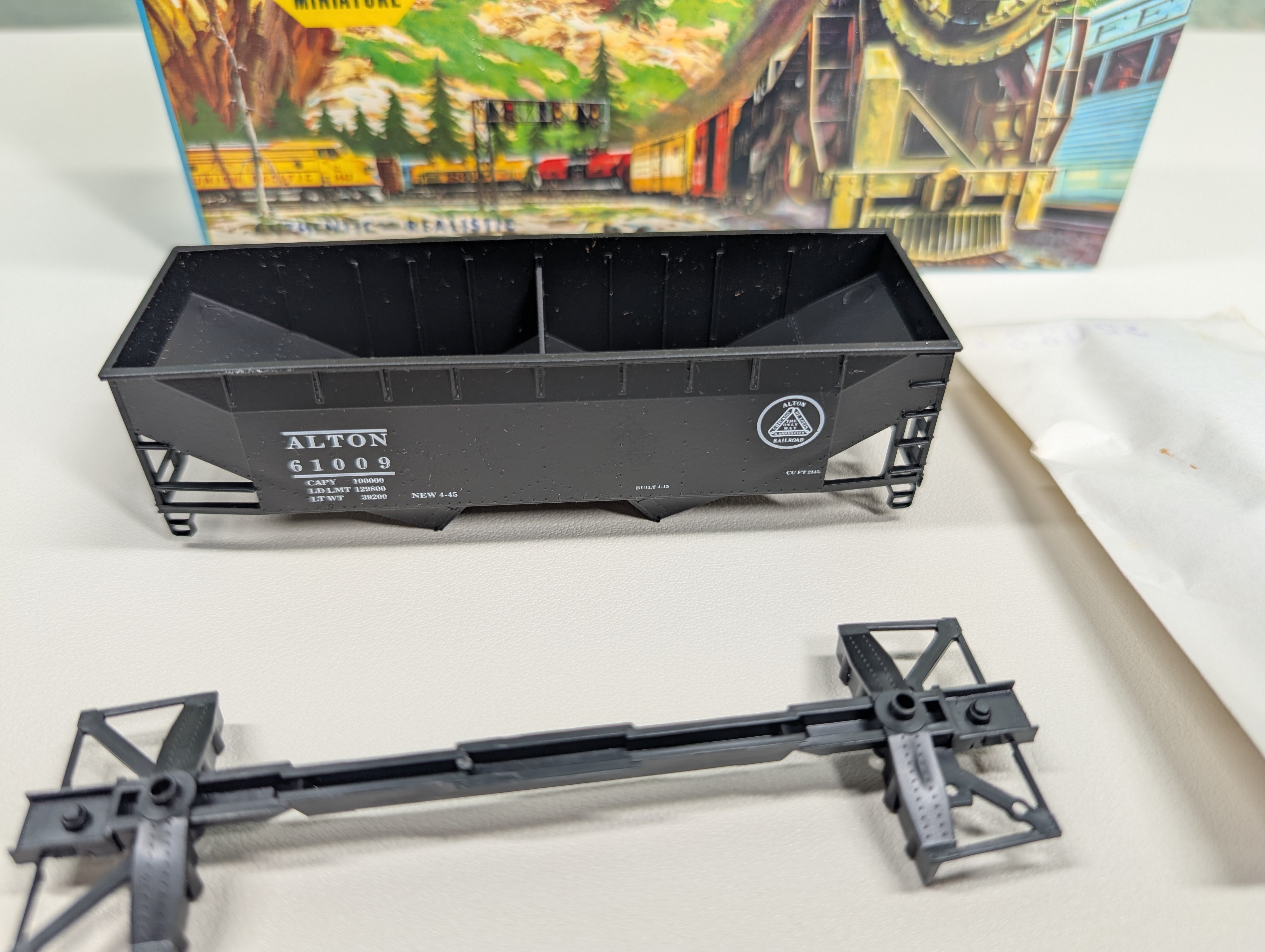 USED Athearn HO Scale 50 Ton 2-Bay Offset-Side Hopper Alton #61009 End Cab Models