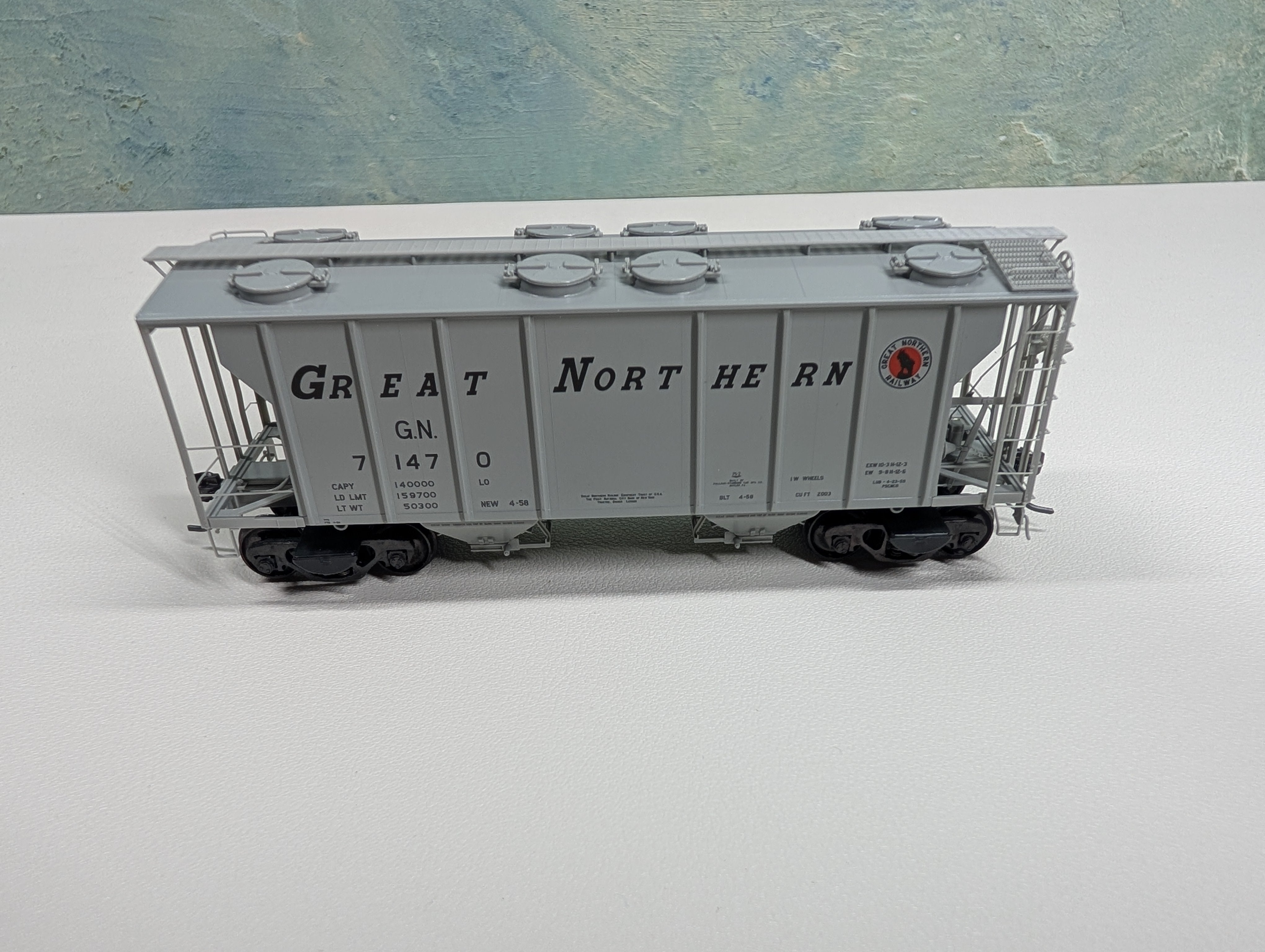 USED Kadee 8013 HO Scale 2-Bay PS-2 Covered Hopper Great Northern GN #71470