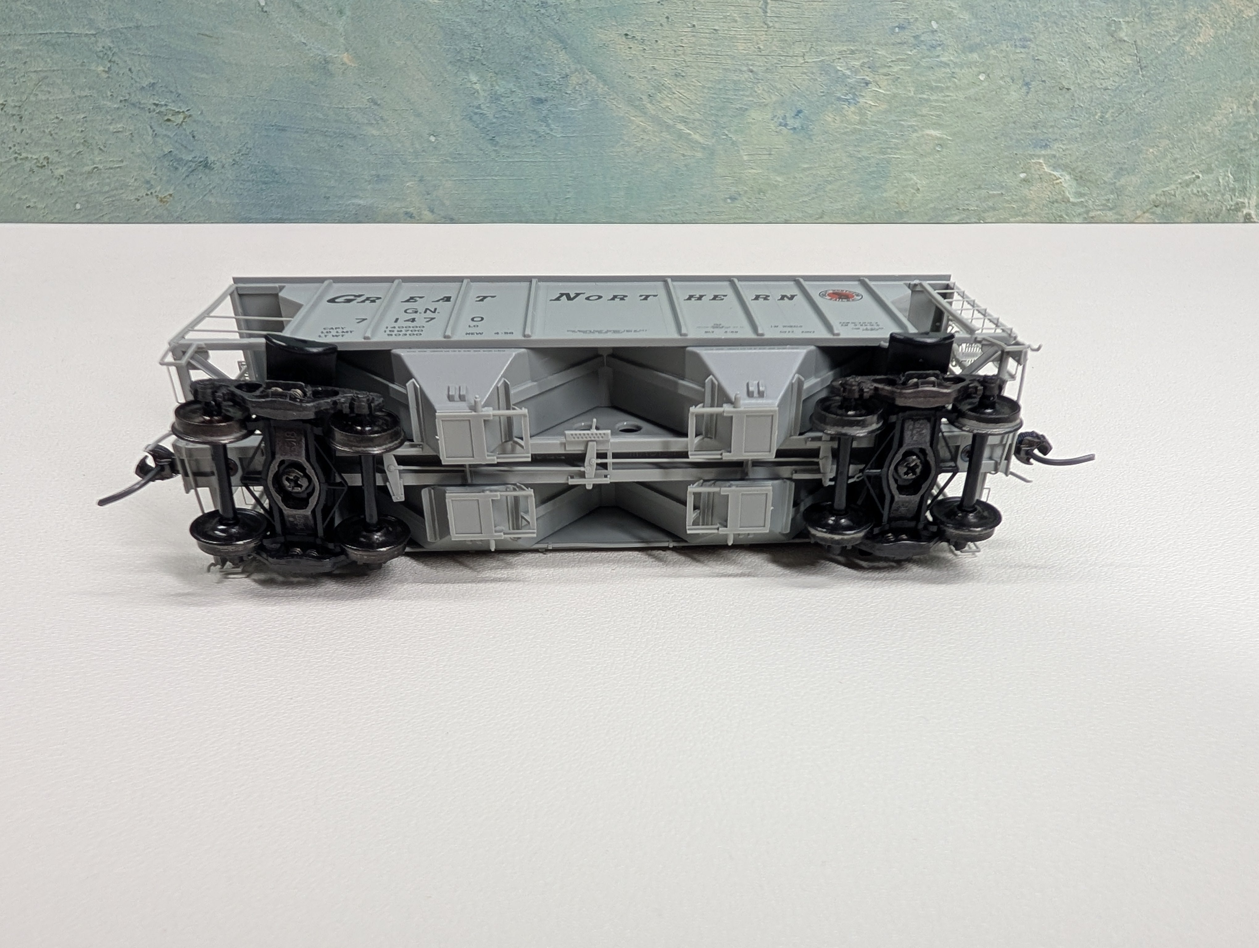 USED Kadee 8013 HO Scale 2-Bay PS-2 Covered Hopper Great Northern GN #71470