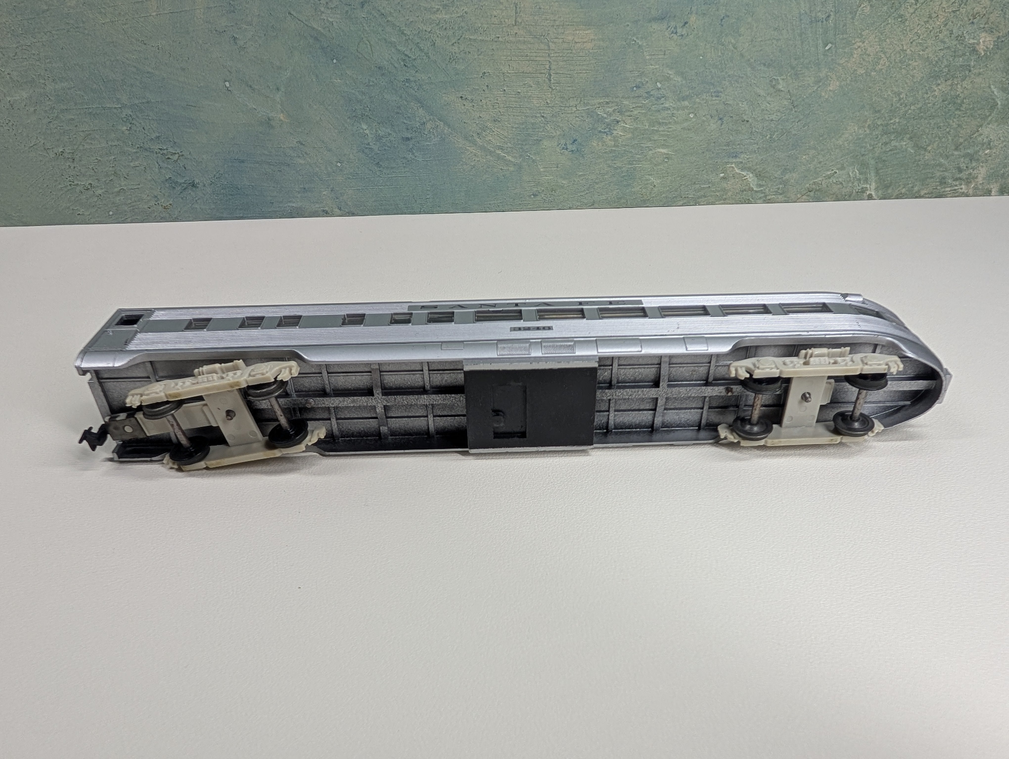 USED Athearn HO Scale Streamline Observation Passenger Car Santa Fe #3246
