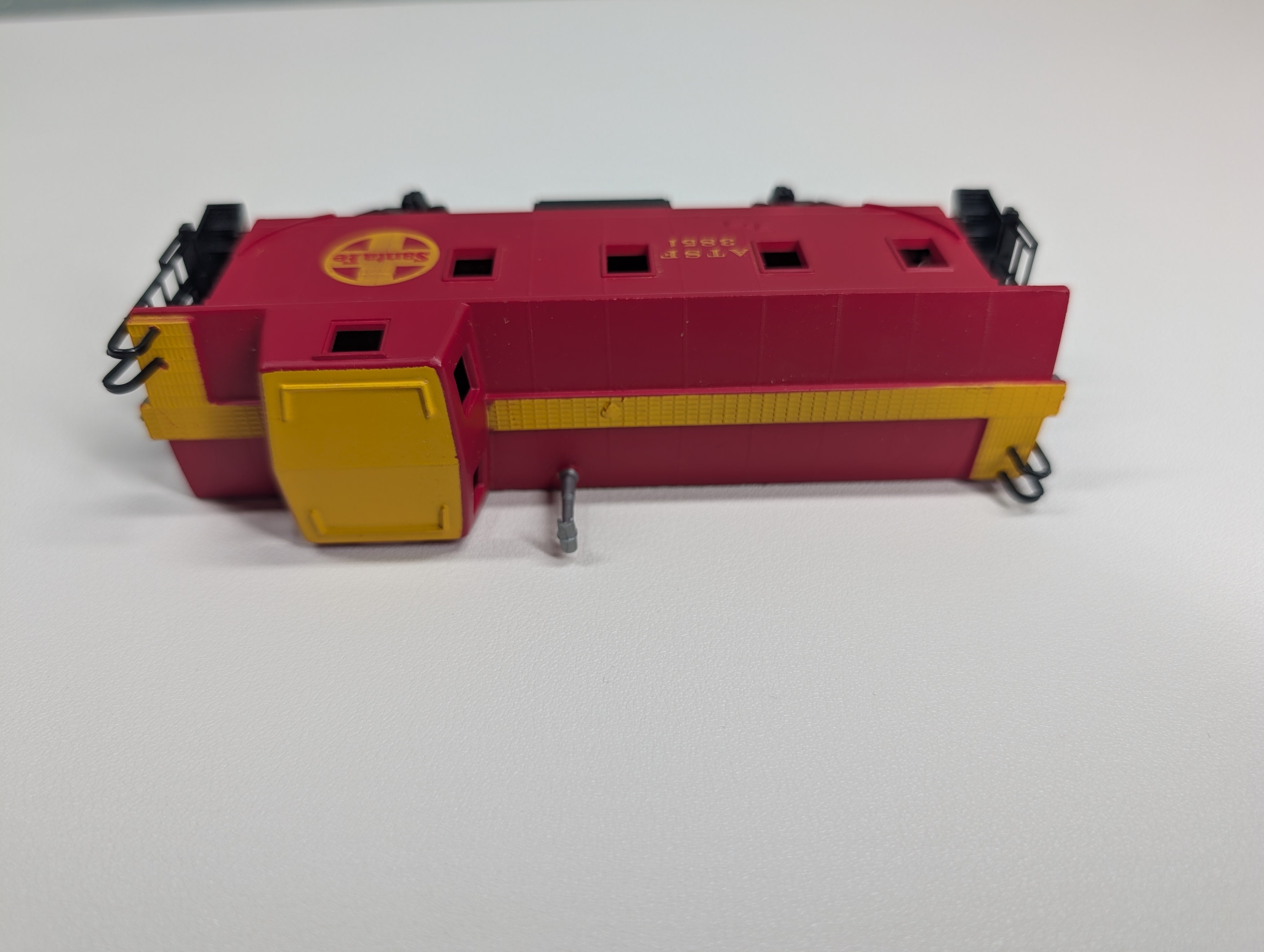 USED Bachmann HO Scale Caboose Santa Fe ATSF #3851