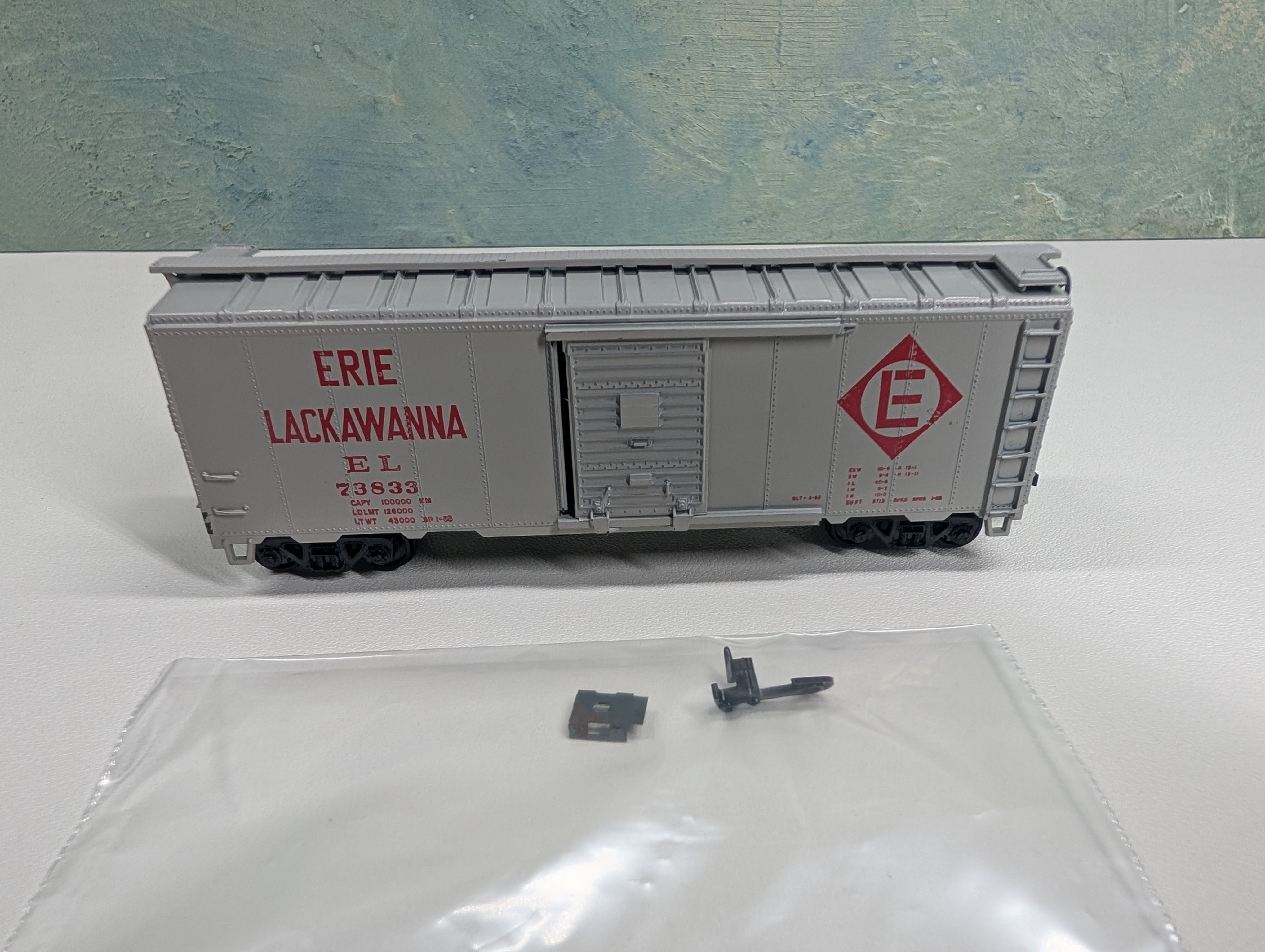 USED Athearn 1243 HO Scale 40' Box Car Erie Lackawanna EL #73833