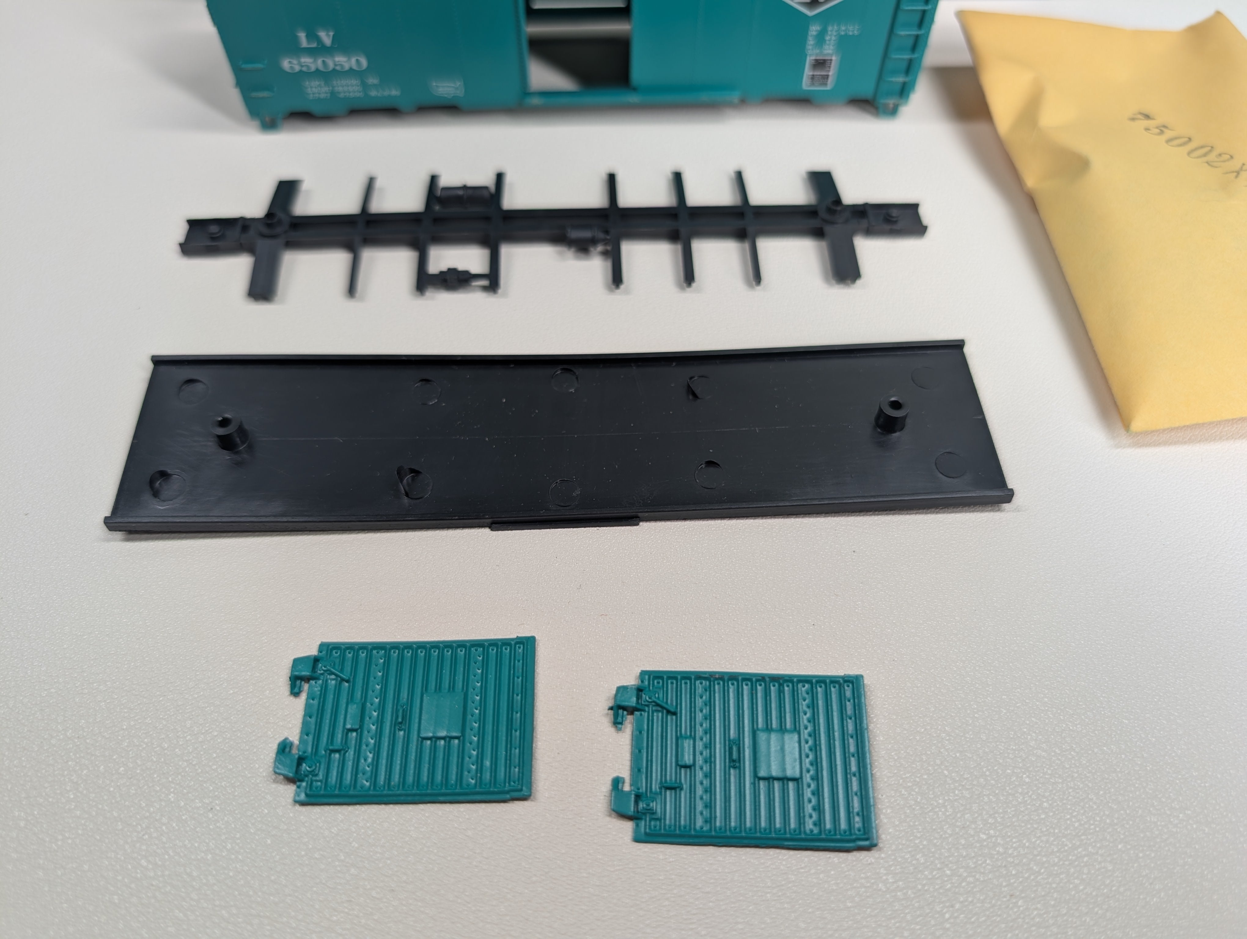 USED Athearn #161 HO Scale 40' Box Car Lehigh Valley LV #65050 Rail Runner KIT