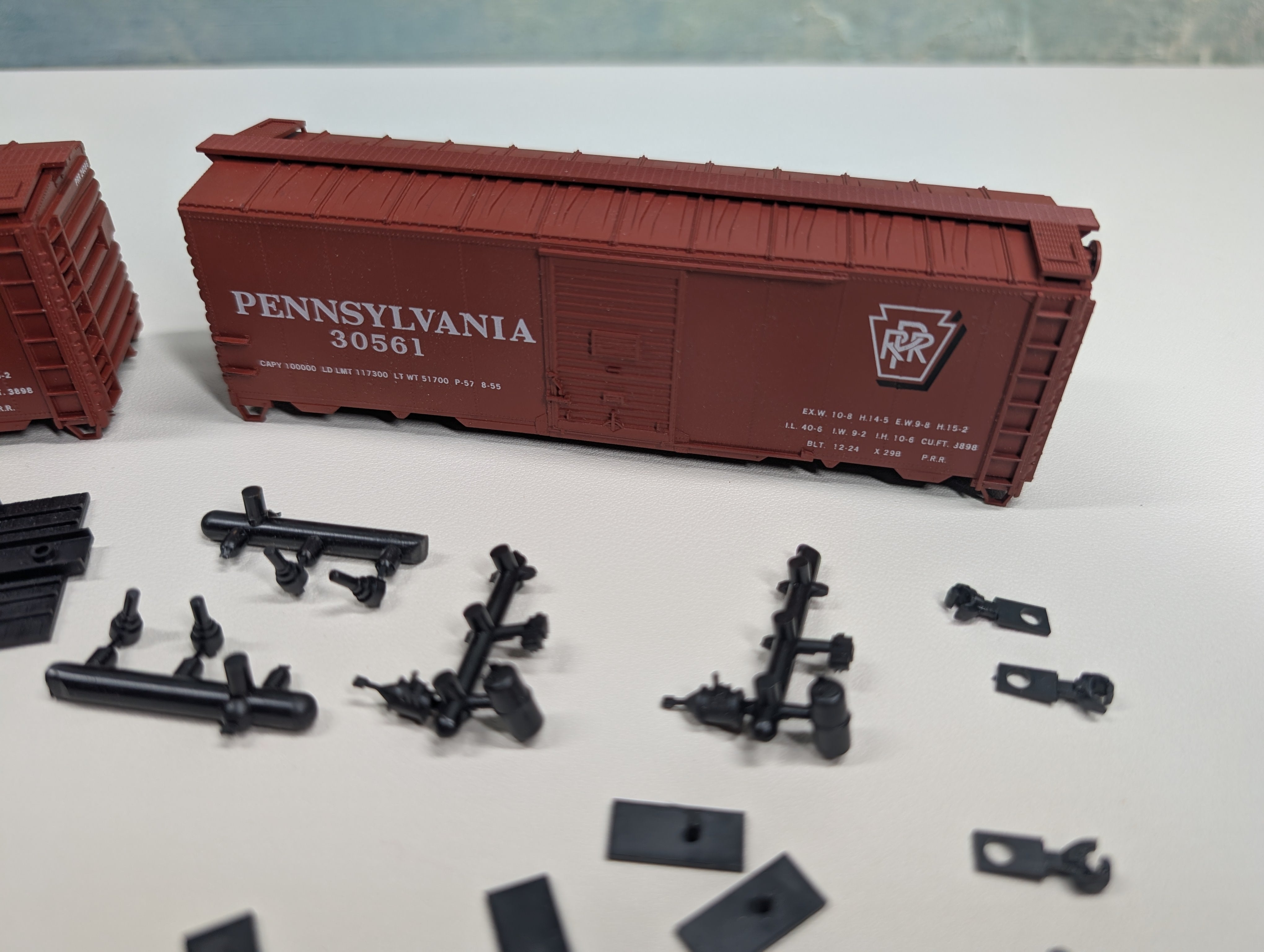 USED Accurail HO Scale 40' AAR Box Cars Pennsylvania #24086 & 30561 KIT (2 pcs)