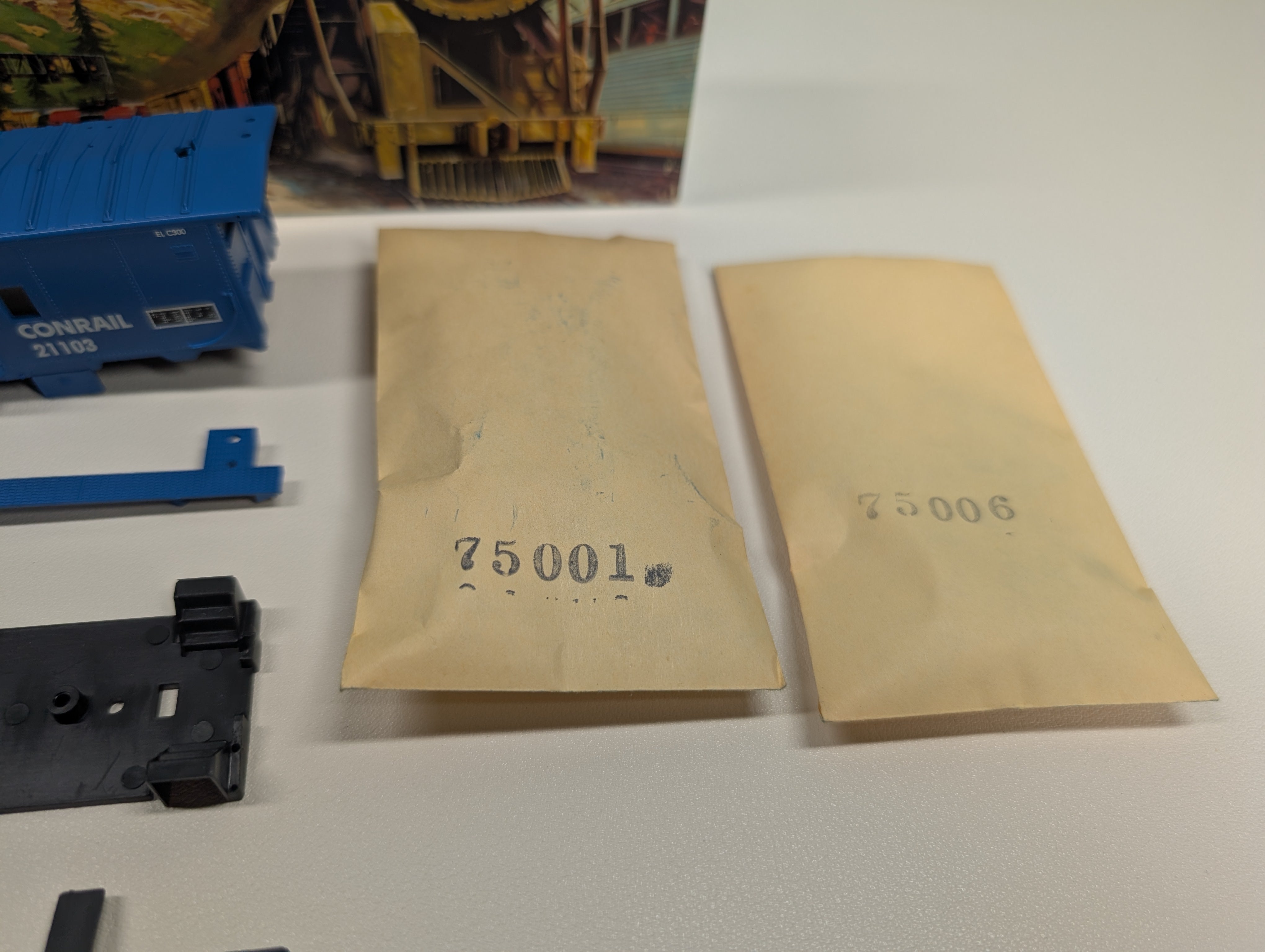 USED Athearn #837 HO Scale Bay Window Caboose Conrail #21103 Bev-Bel KIT