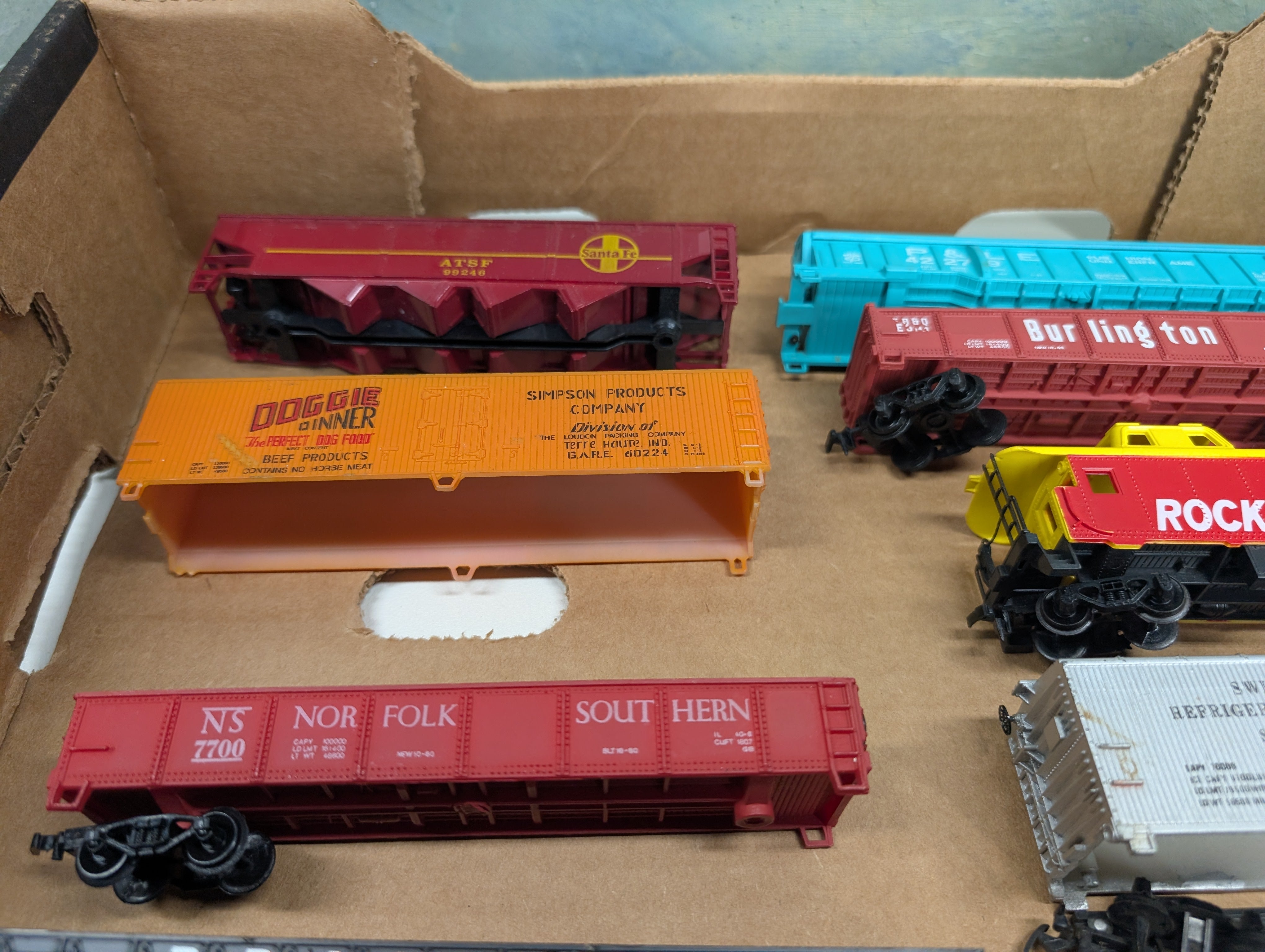 USED HO Scale Lot of Rough Freight Cars, Cabooses, Tank Cars for Parts/Repairs