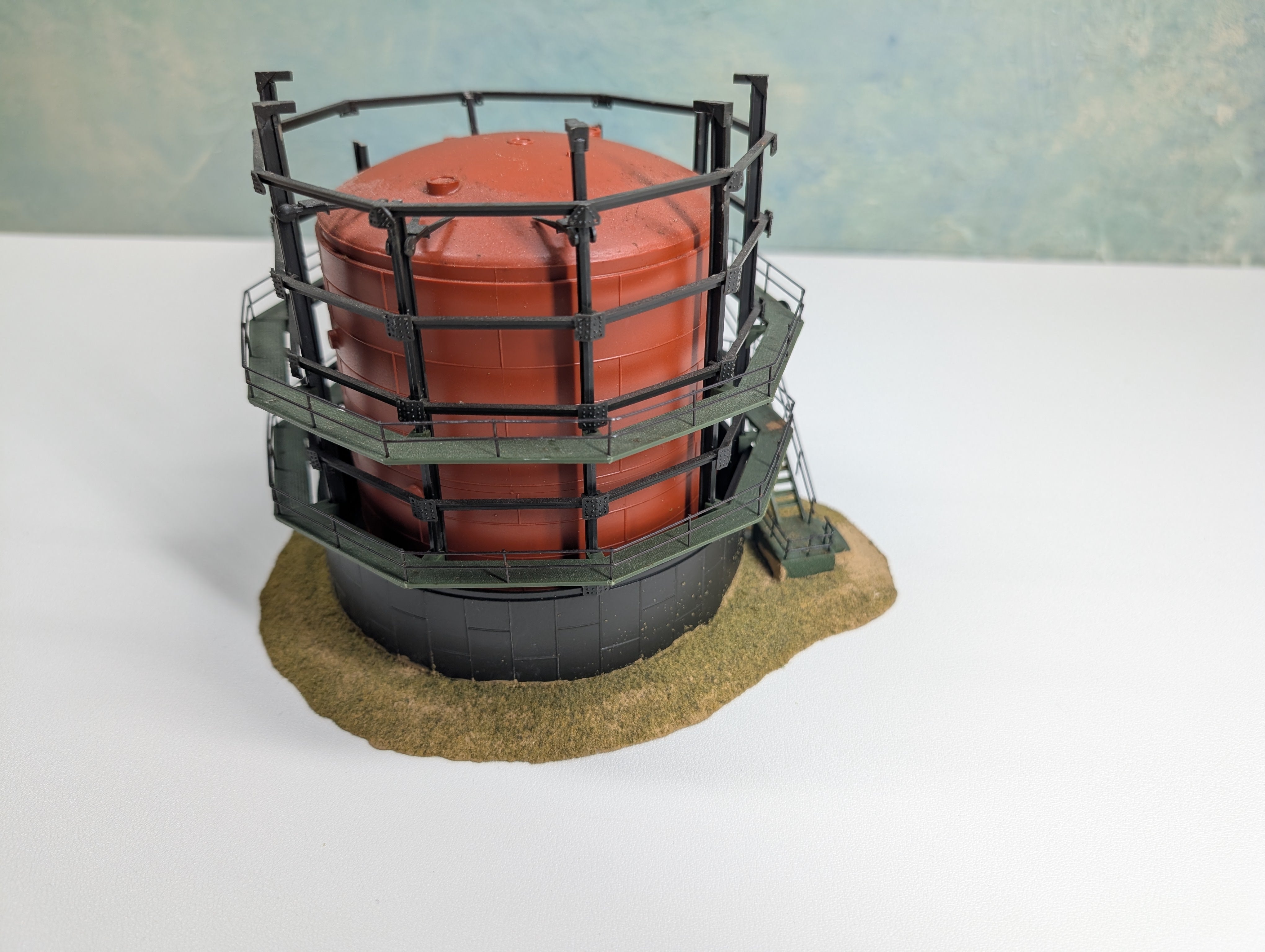 USED Vollmer #5725/1 HO Scale Gaskessel Gasometer, Gas Terminal, Fueling Station