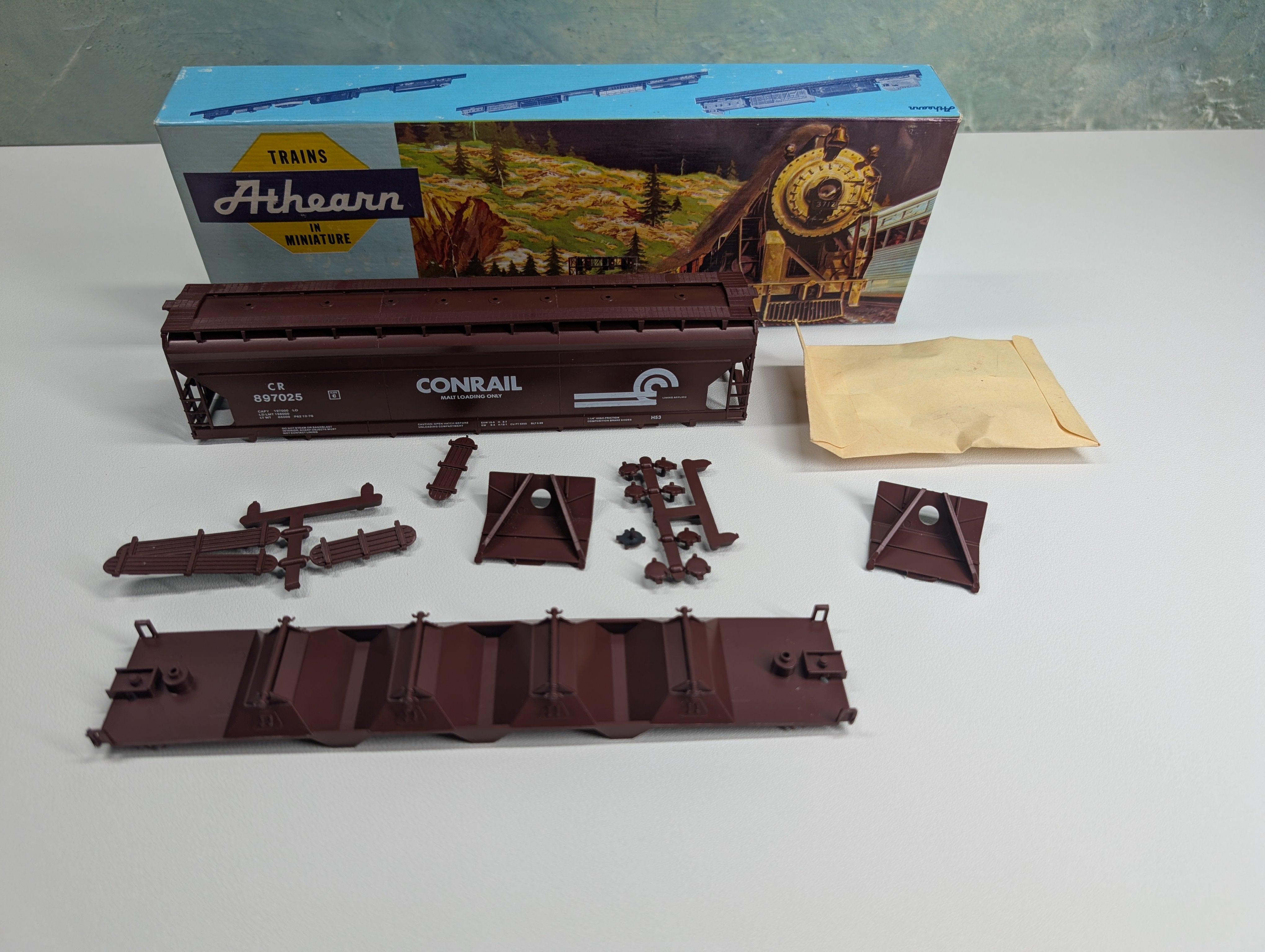 USED Athearn #420 HO Scale 55' ACF Center Flow Covered Hopper Conrail CR #897025 Bev-Bel KIT