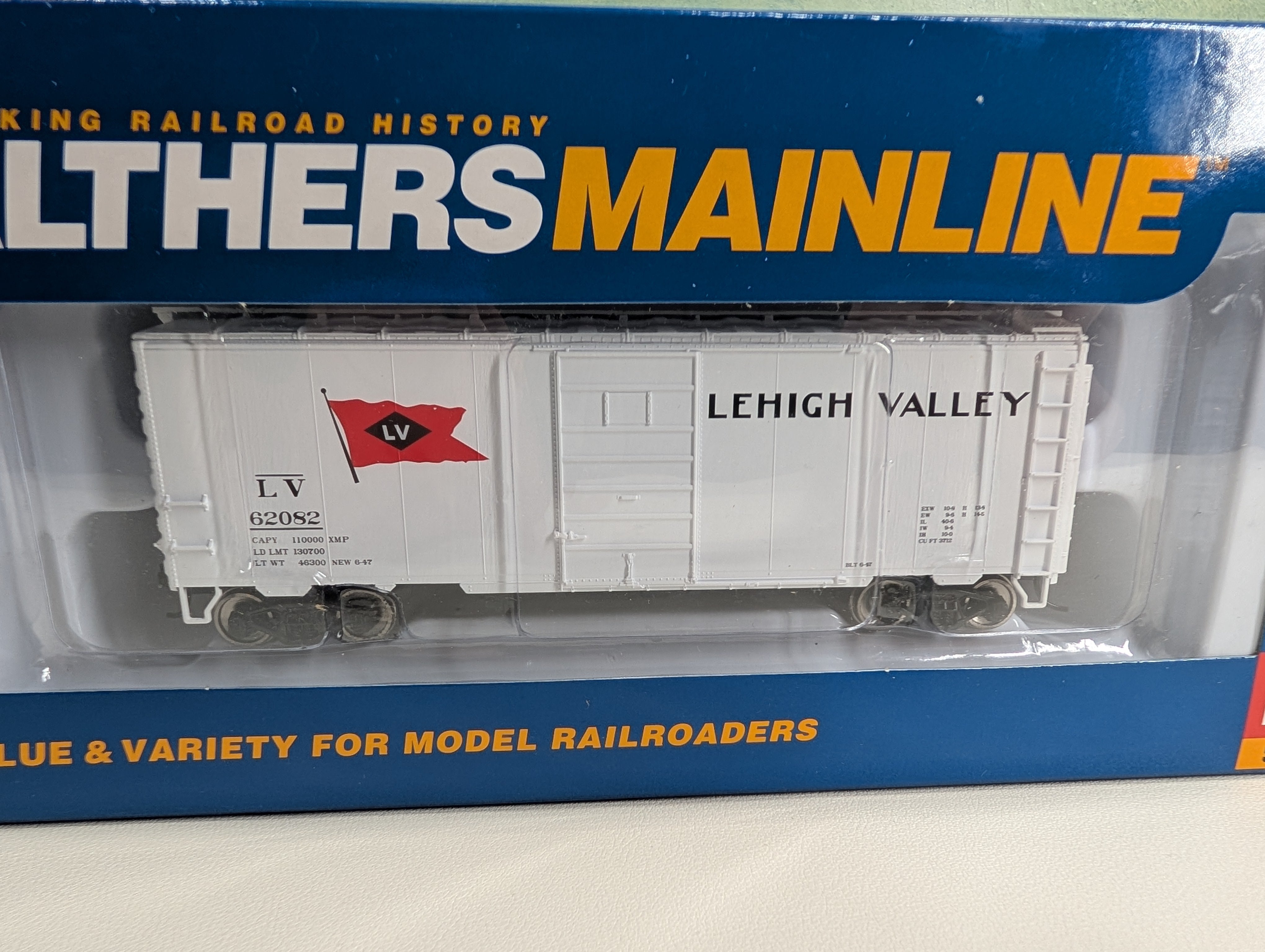 WalthersMainline 910-2371 HO Scale 40' PS-1 Box Car Lehigh Valley LV #62082