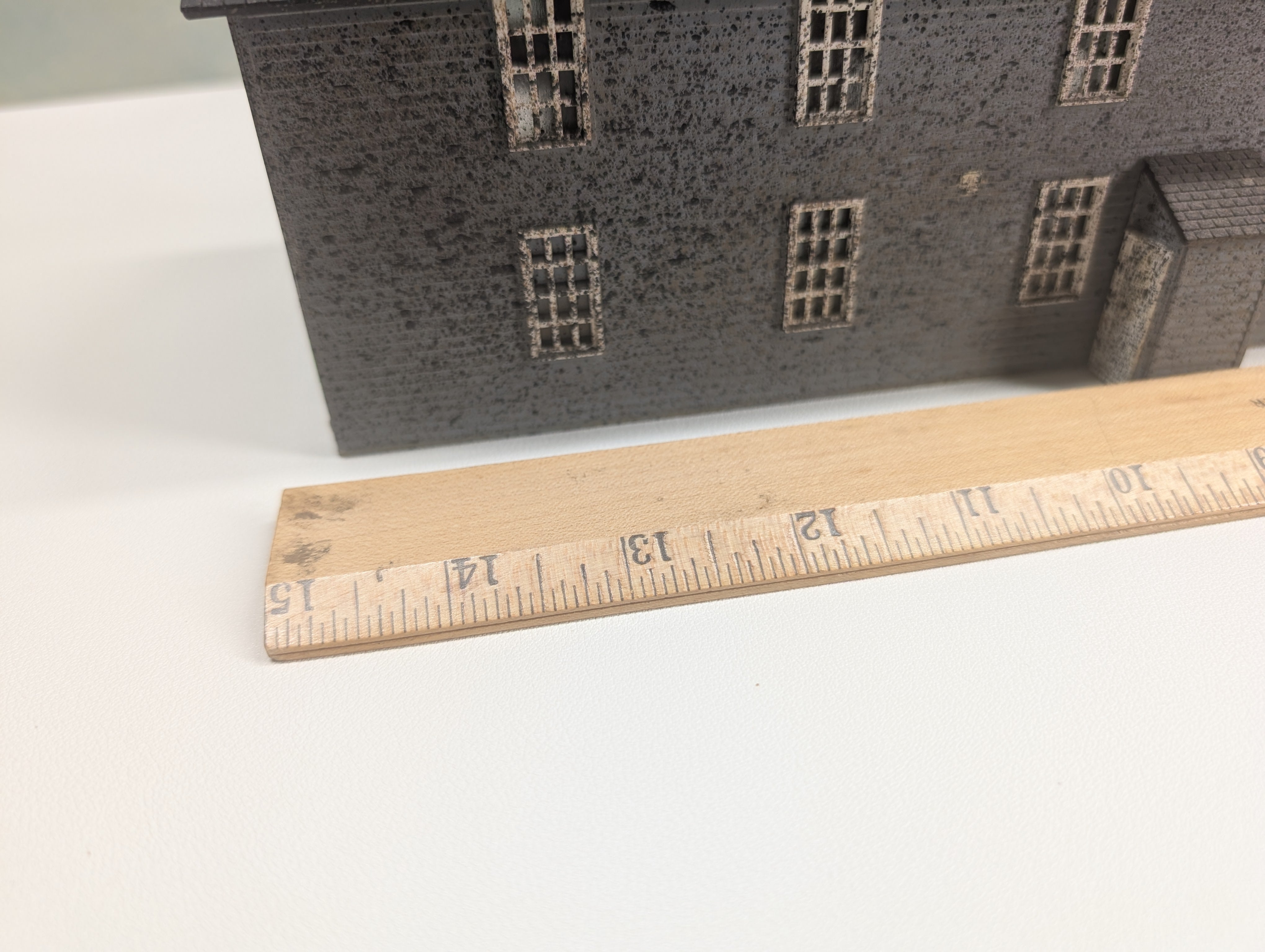 USED HO Scale Long Building with Docks & Front Porch, Weathered, Office, Warehouse, Old Building