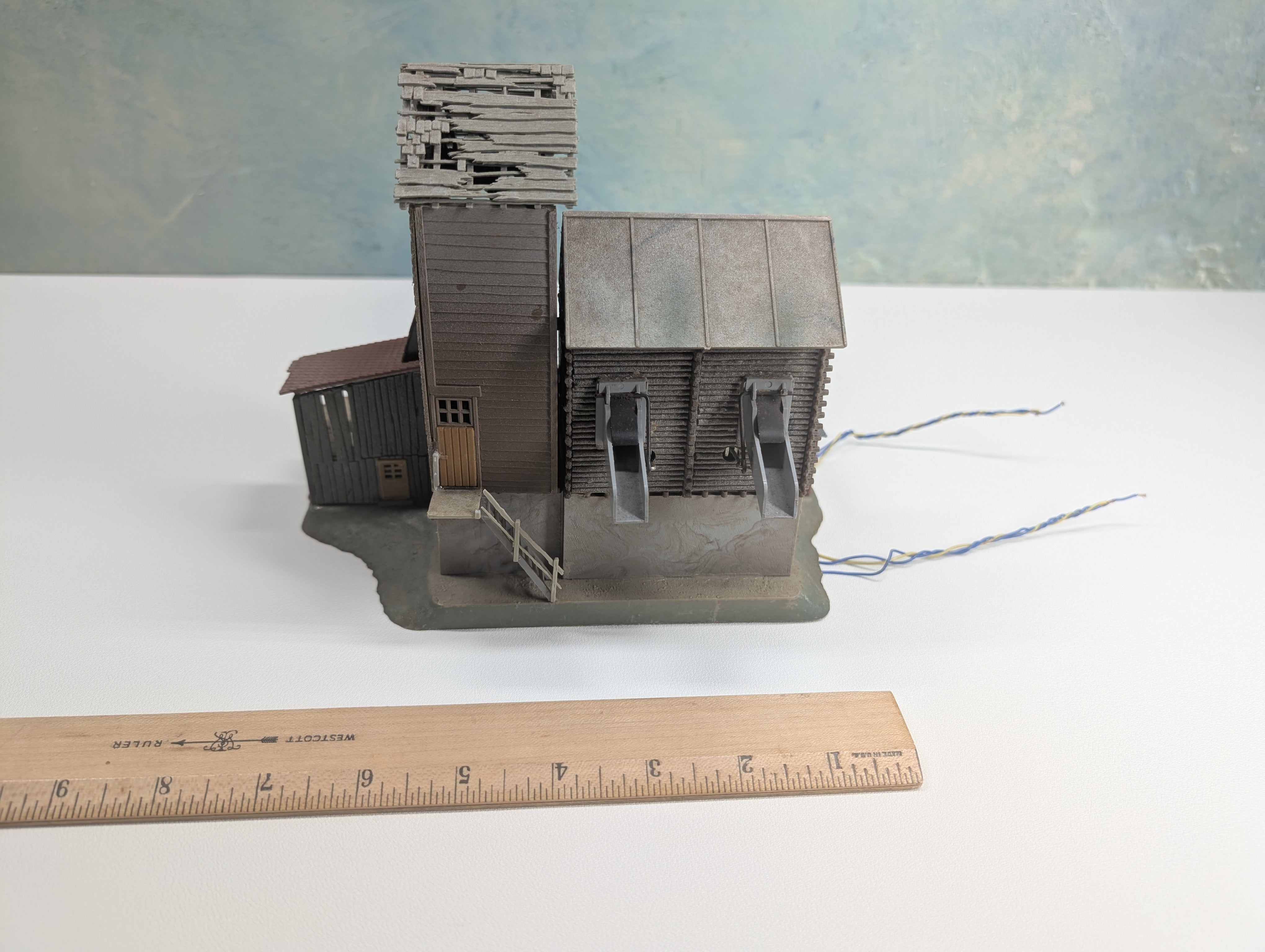 USED Vollmer 5723/48 HO Scale Gravel Silo Factory, Tested