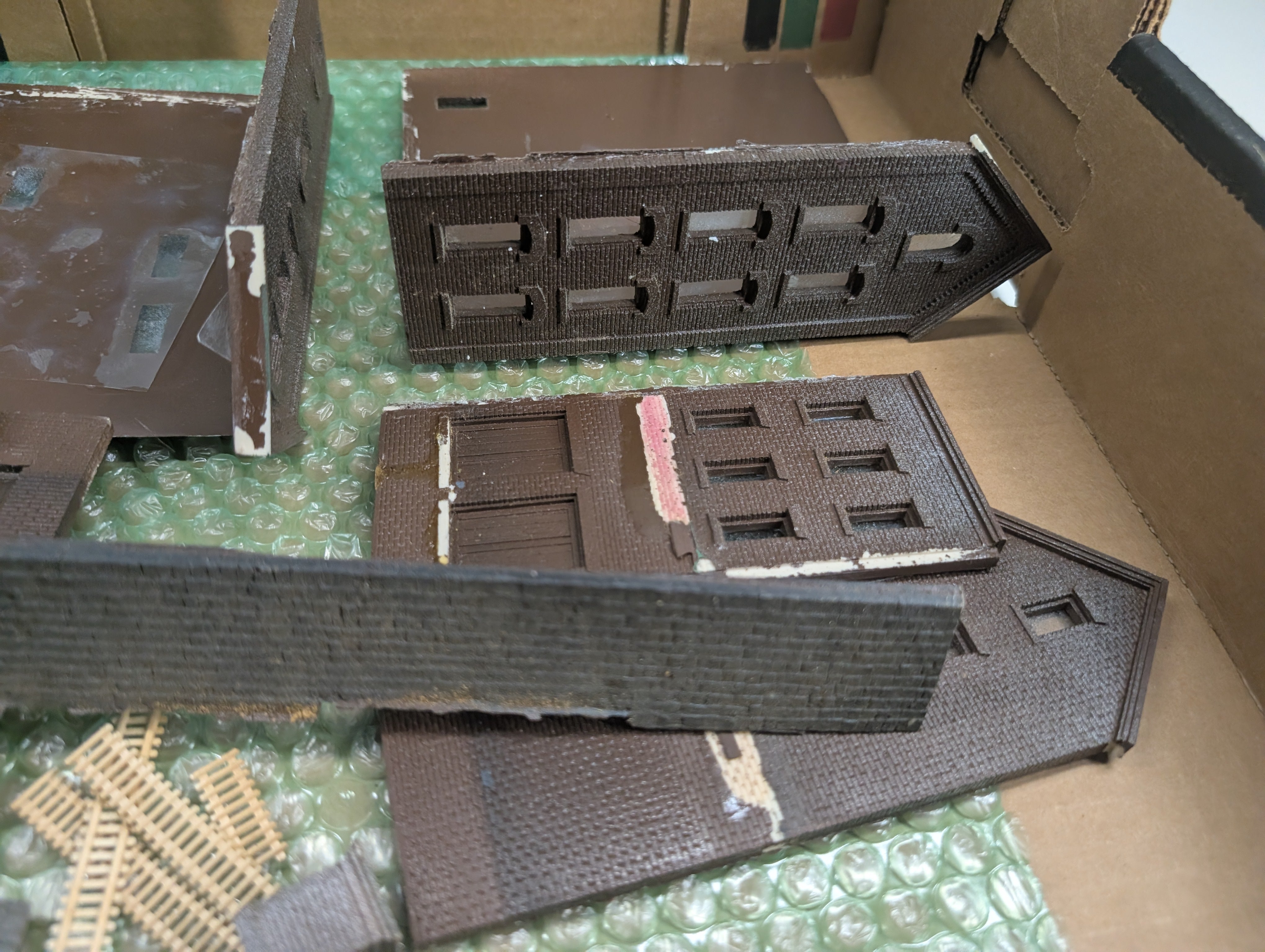 USED Magnuson Models M-510 HO Scale The Fountain Brewery Structure - Resin Kit