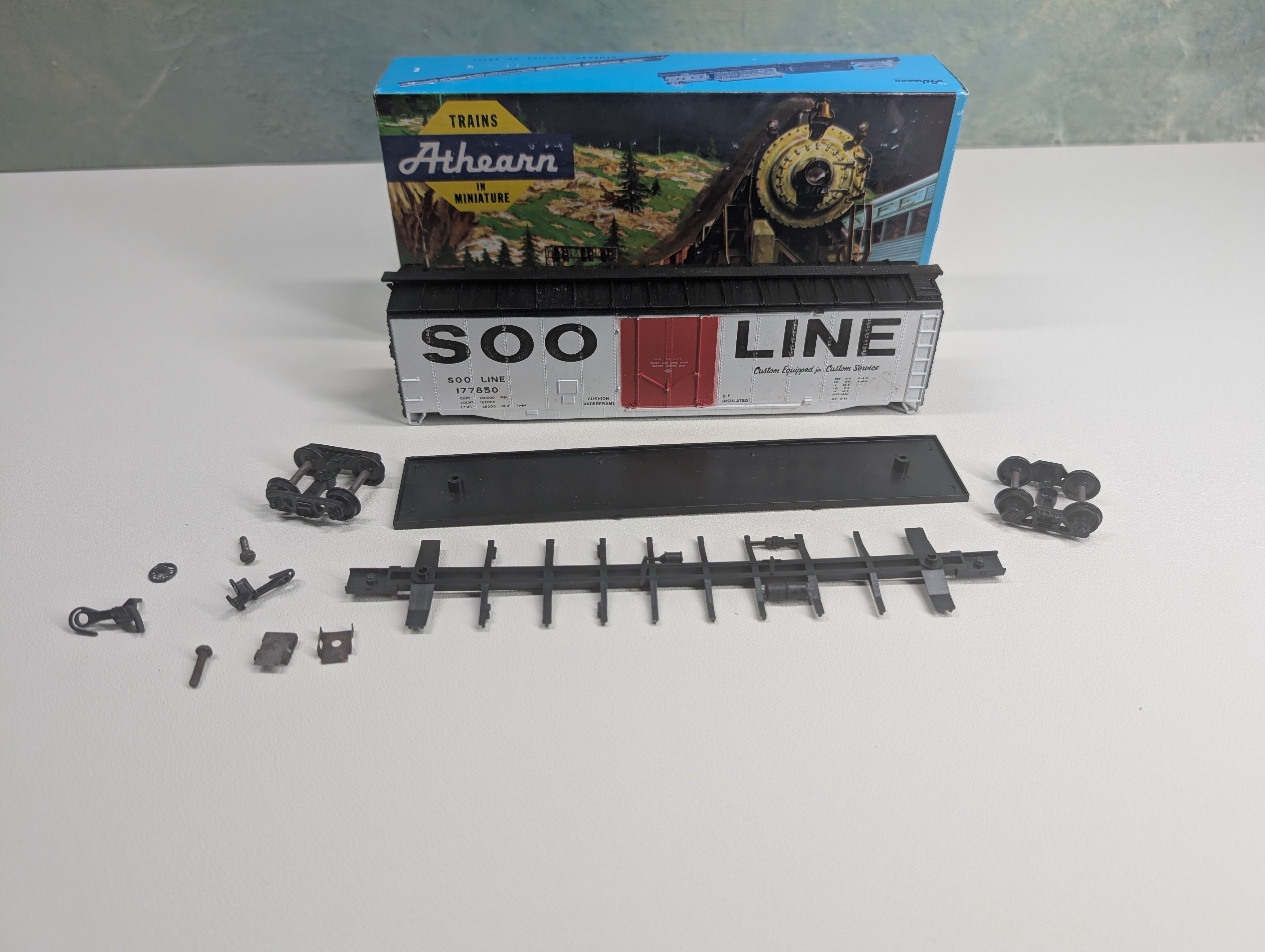 USED Athearn HO Scale 50' Plug Door Box Car SOO Line #177850 KIT