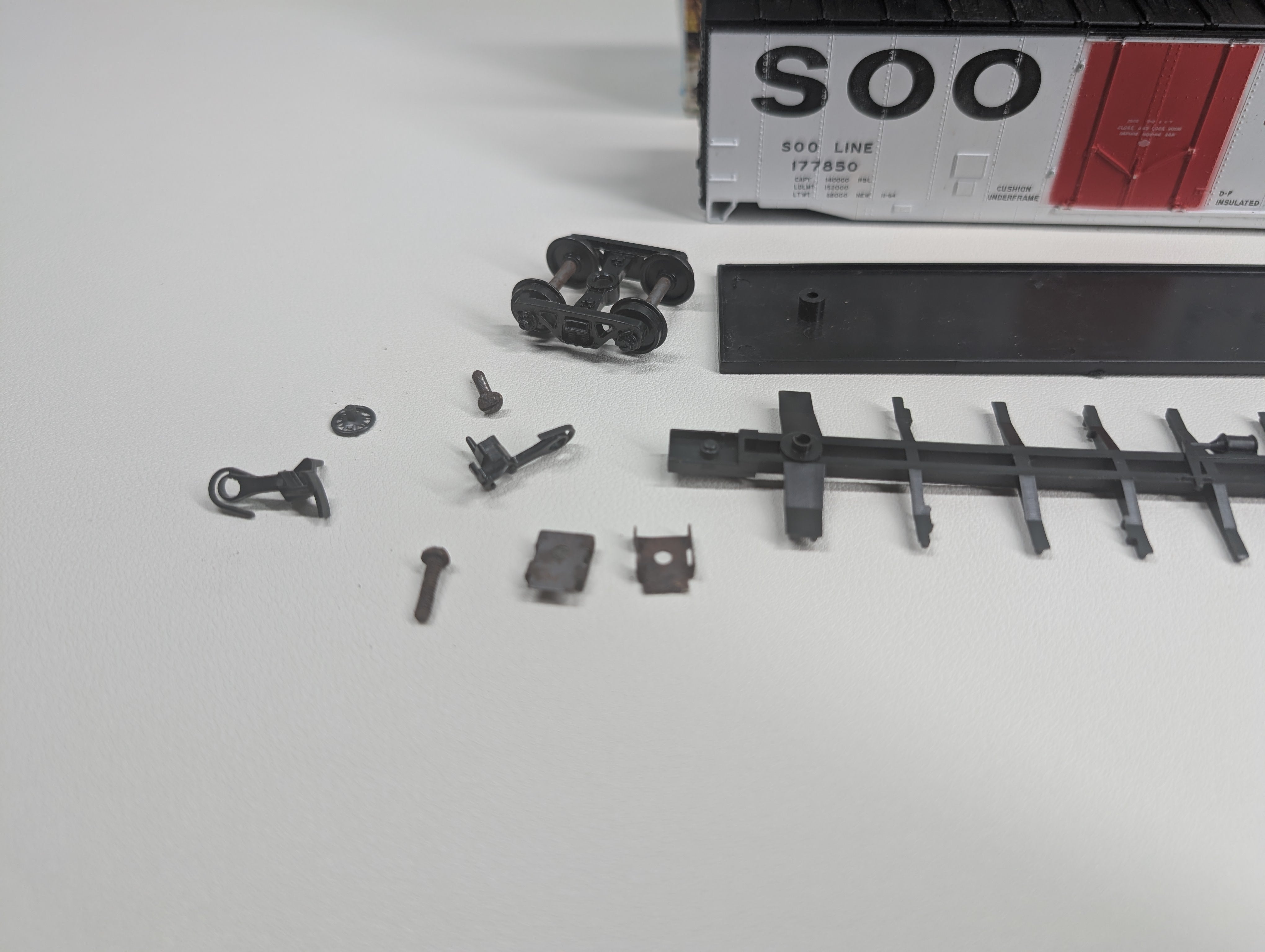 USED Athearn HO Scale 50' Plug Door Box Car SOO Line #177850 KIT