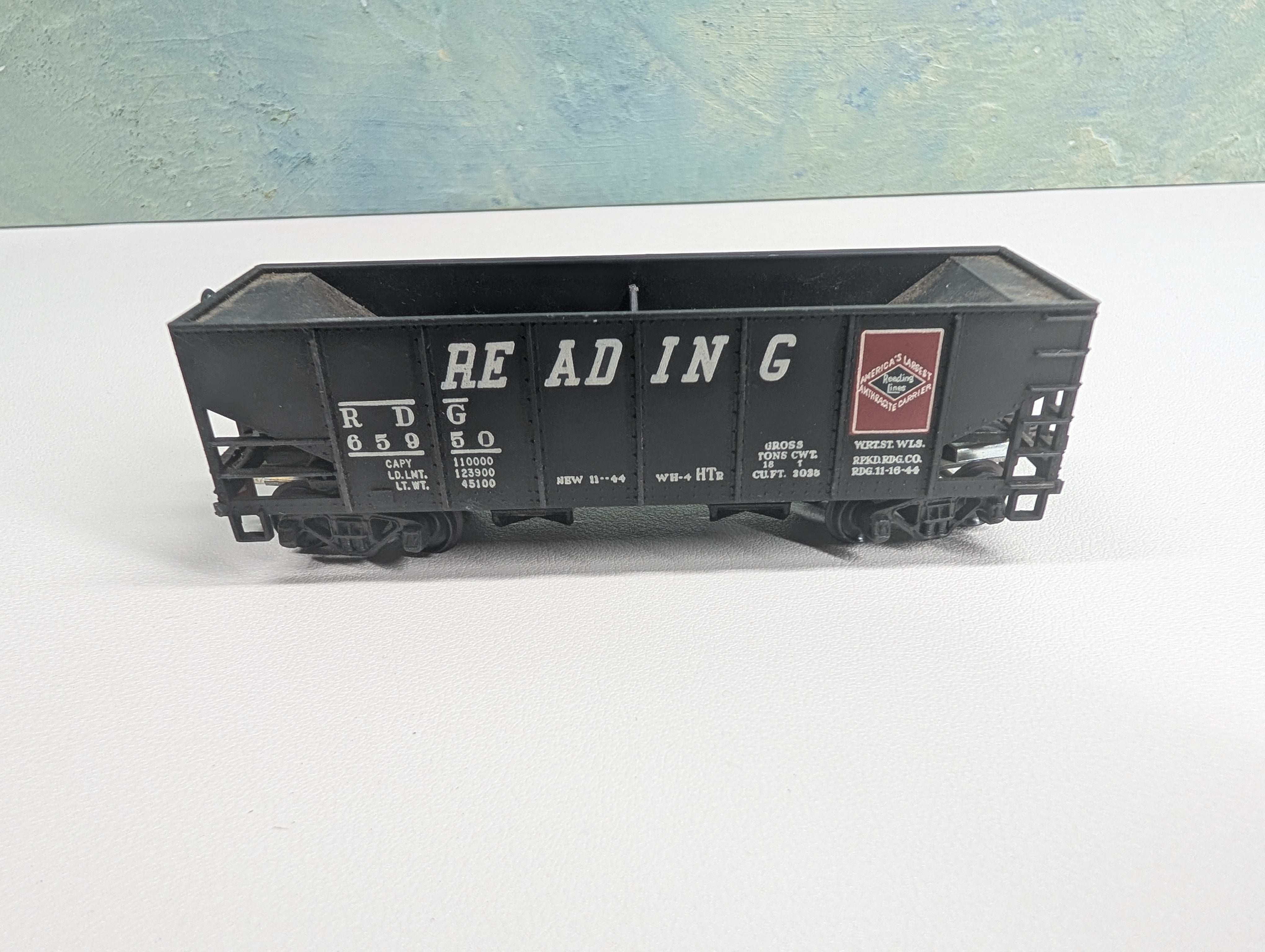 USED Tyco HO Scale Operating 2-Bay Hopper Reading RDG #65950
