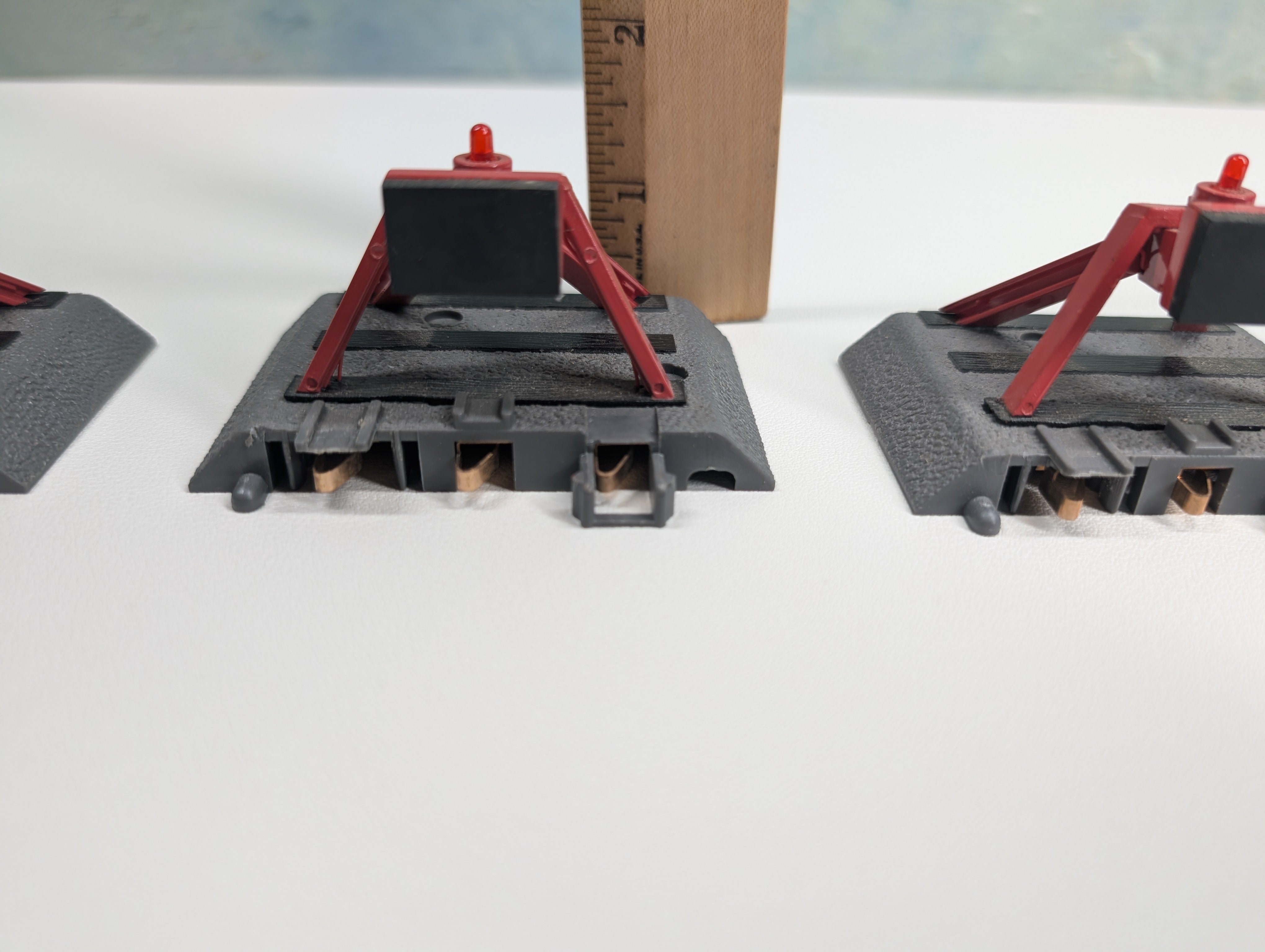 USED MTH O RealTrax Lighted Bumpers Tested (4 pcs)
