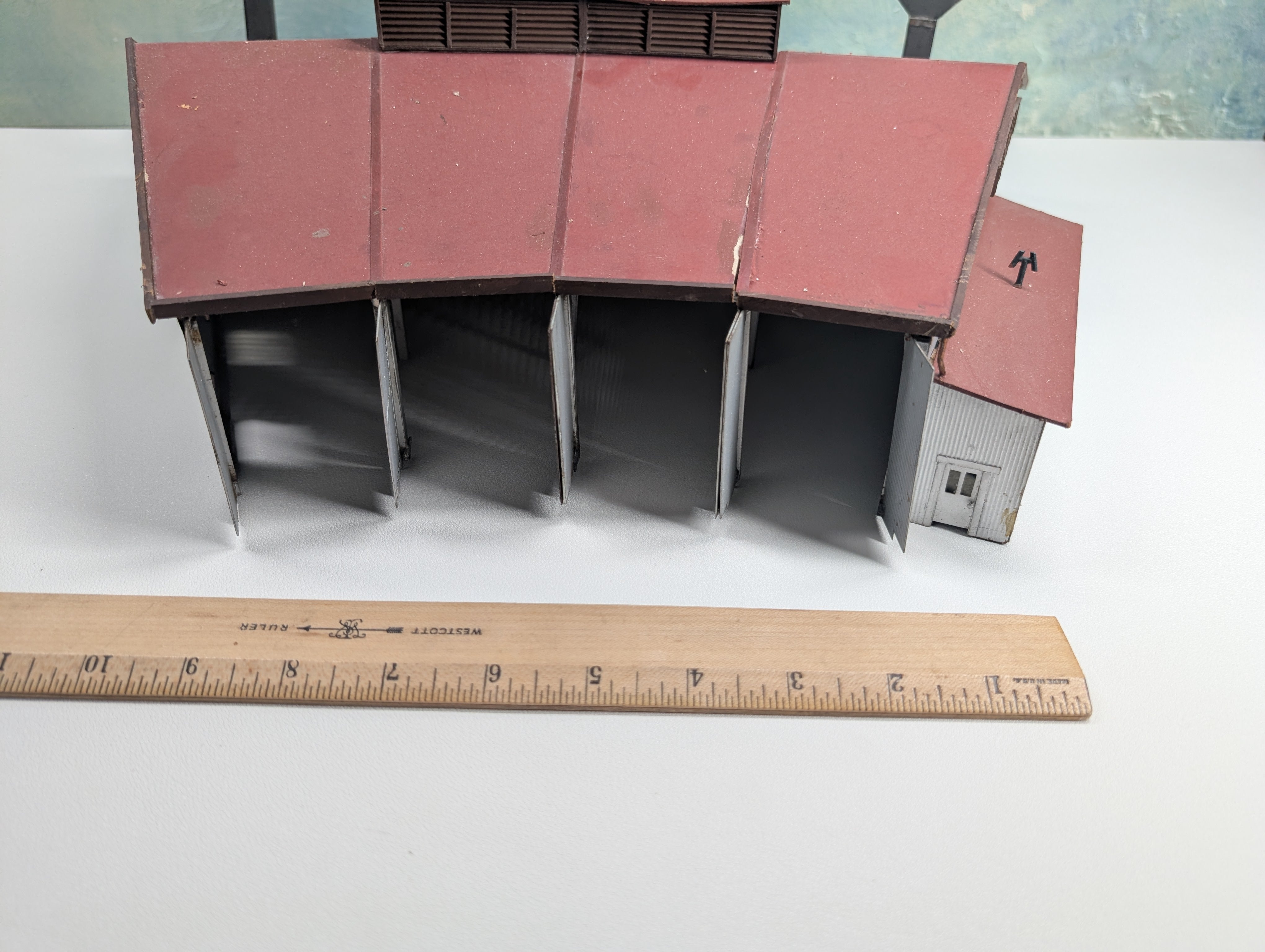 USED Suydam HO Scale 4 Stall Roundhouse