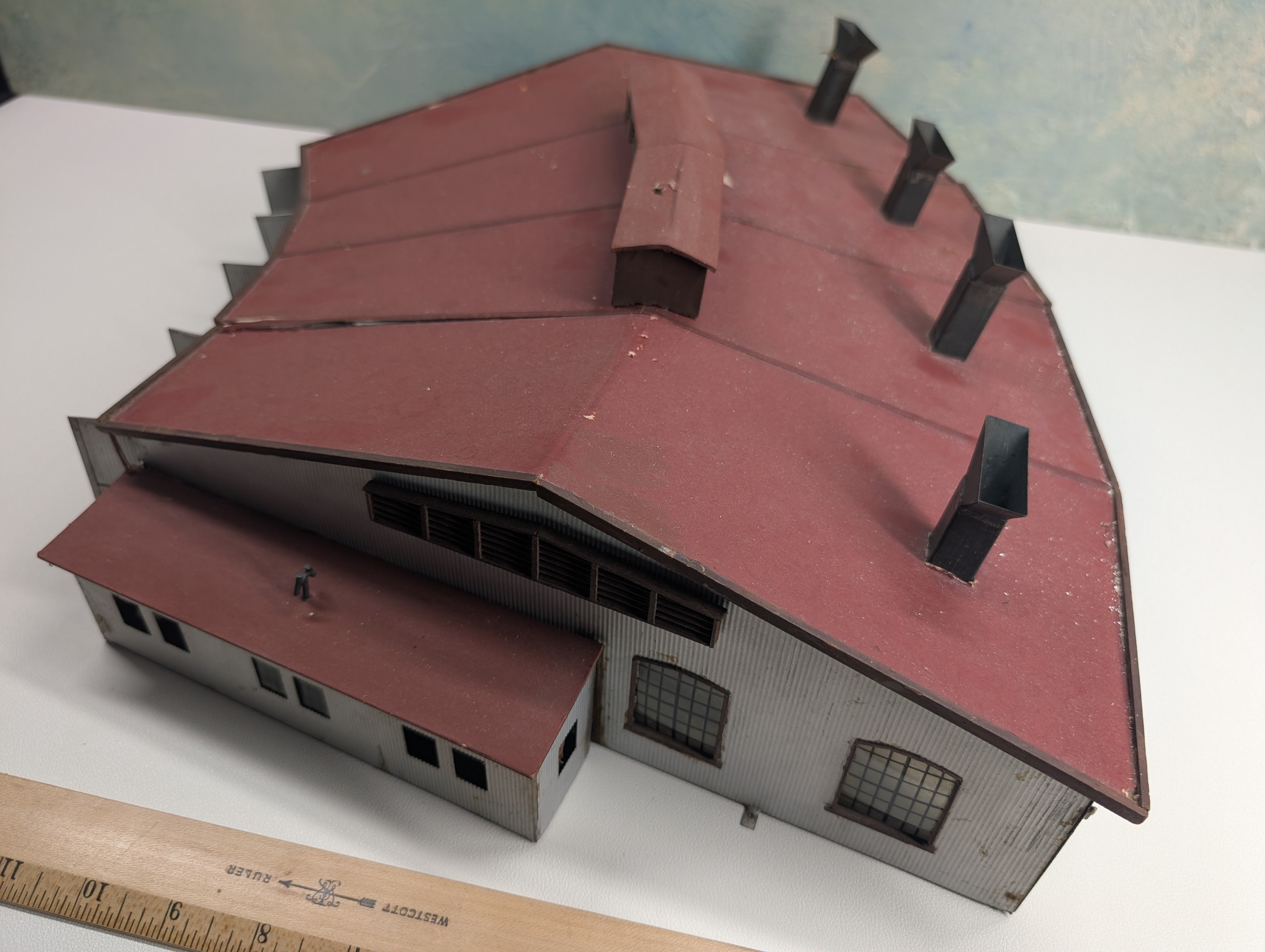 USED Suydam HO Scale 4 Stall Roundhouse