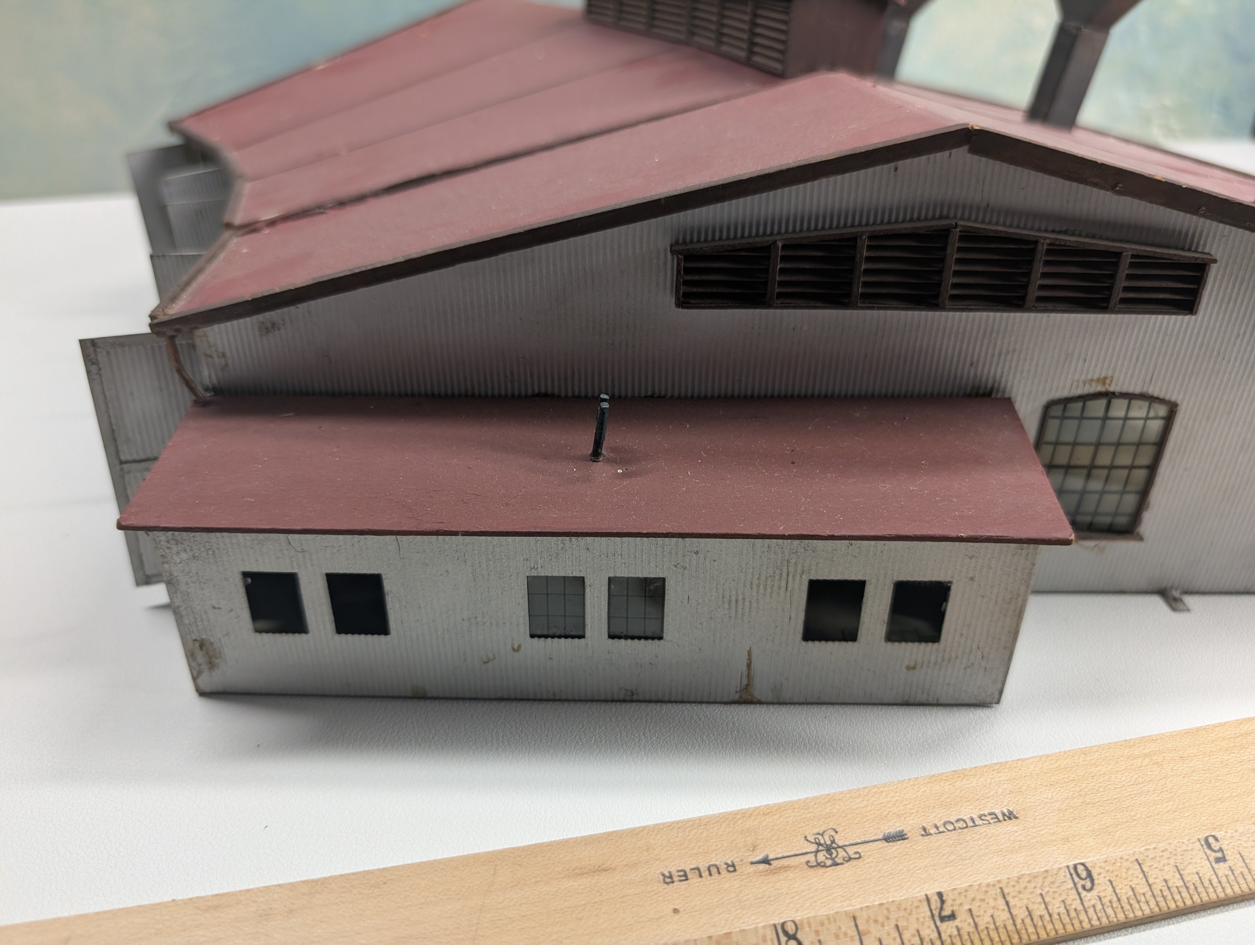 USED Suydam HO Scale 4 Stall Roundhouse