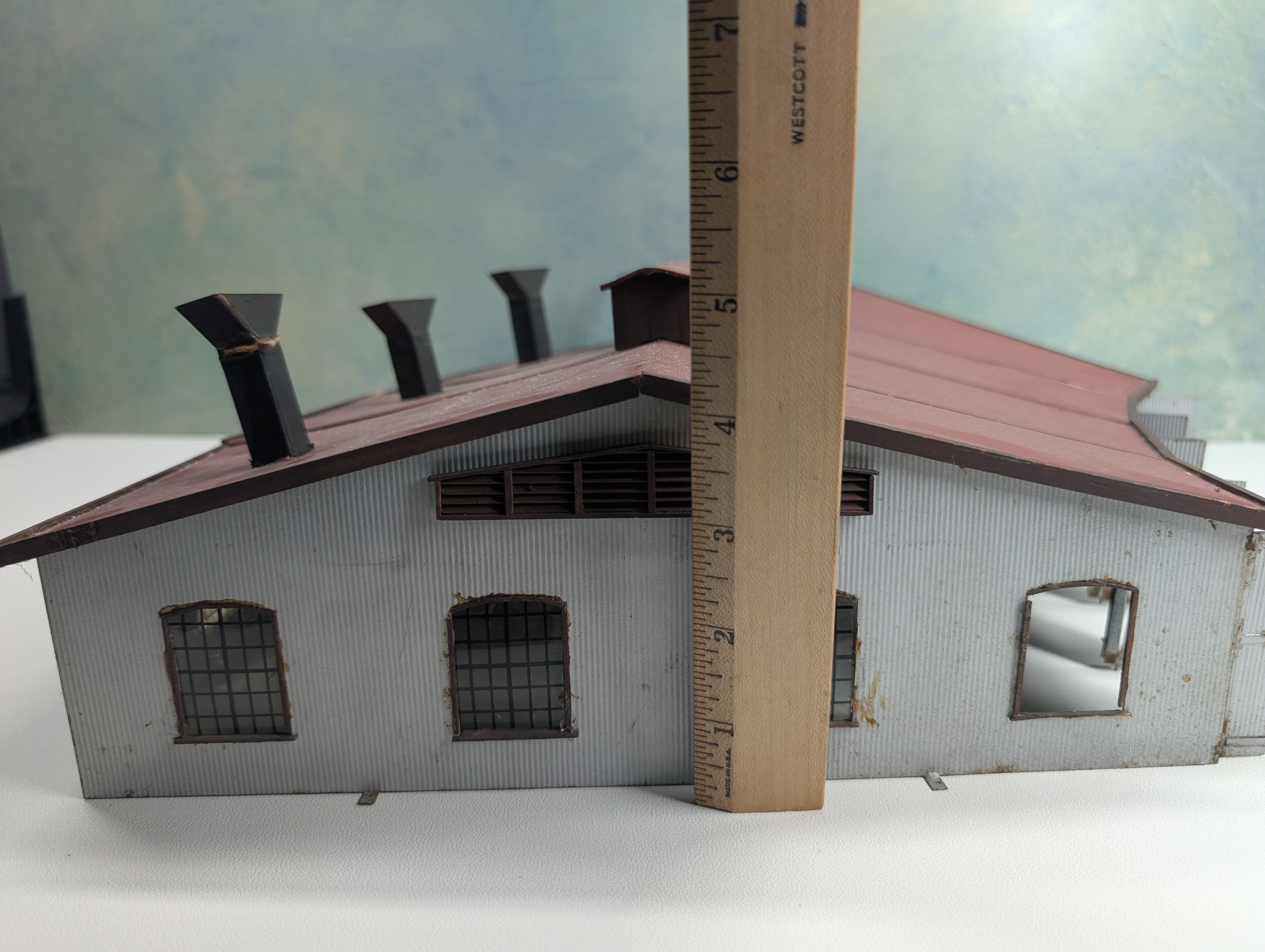 USED Suydam HO Scale 4 Stall Roundhouse