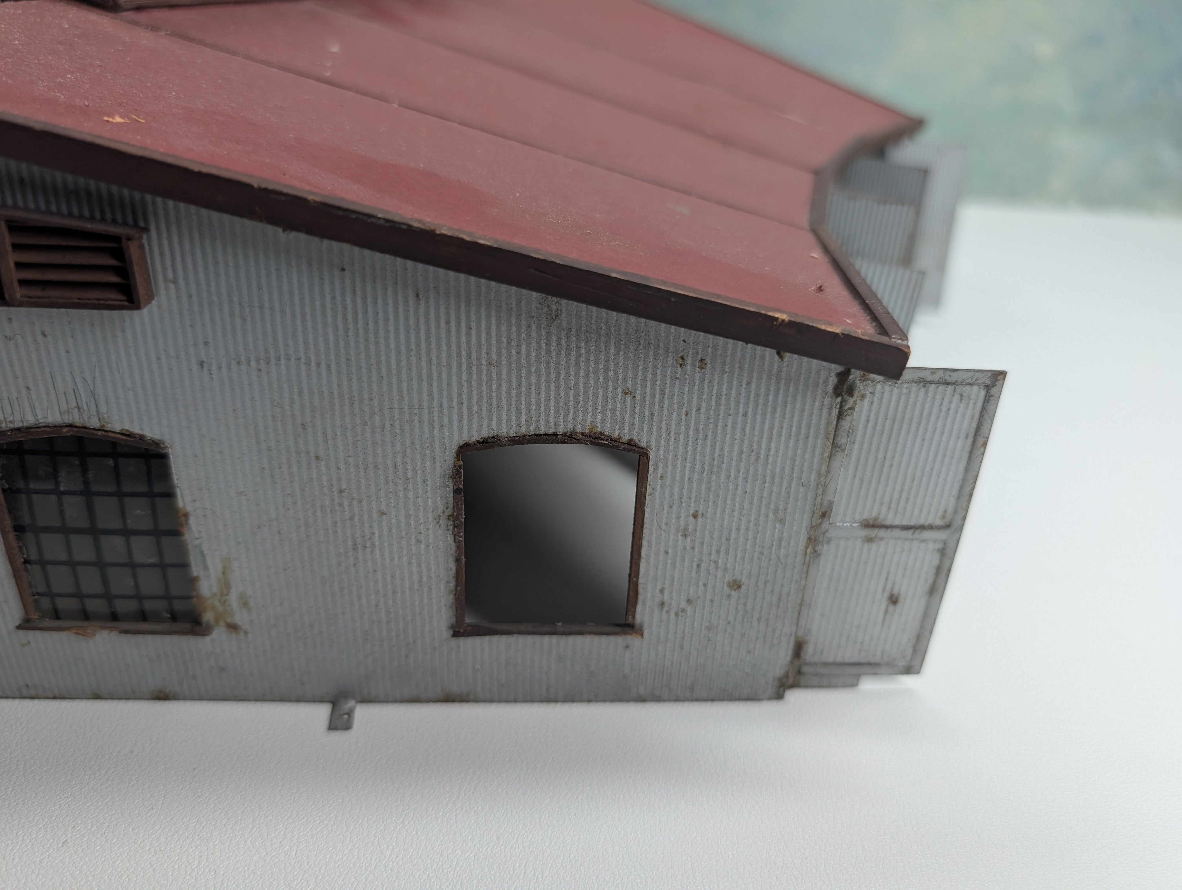 USED Suydam HO Scale 4 Stall Roundhouse