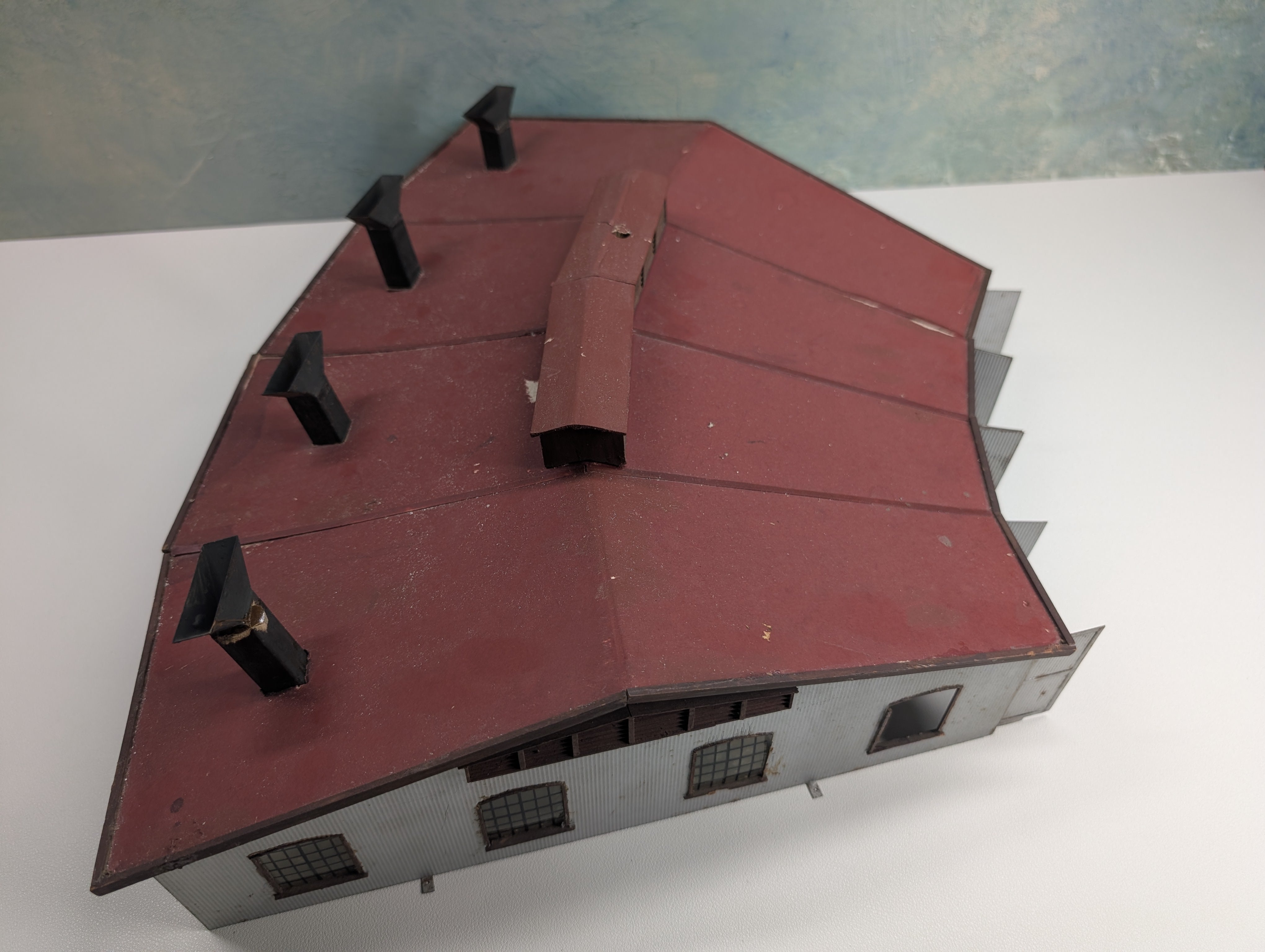 USED Suydam HO Scale 4 Stall Roundhouse