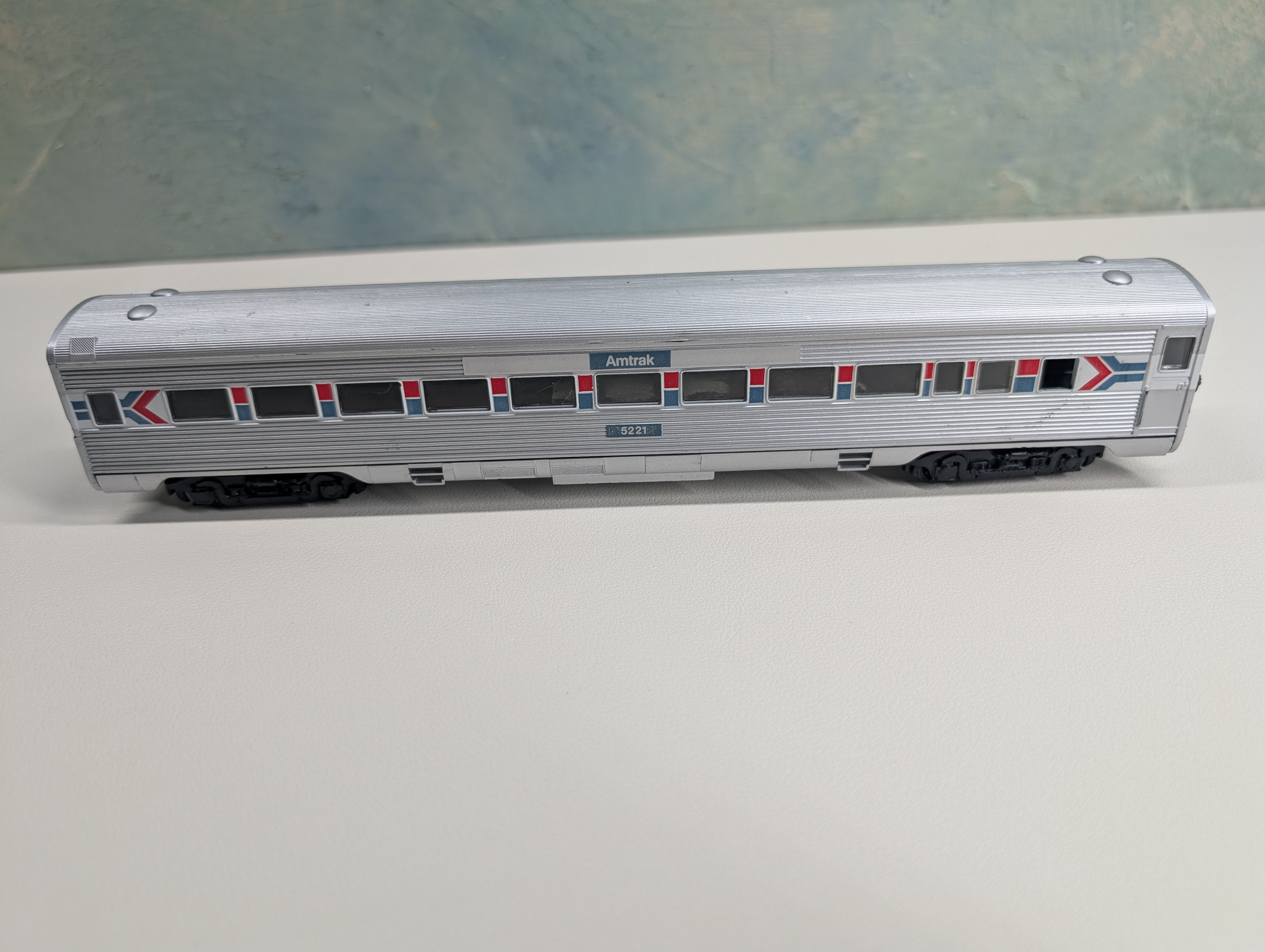 USED Athearn HO Scale Passenger Car Amtrak #5221