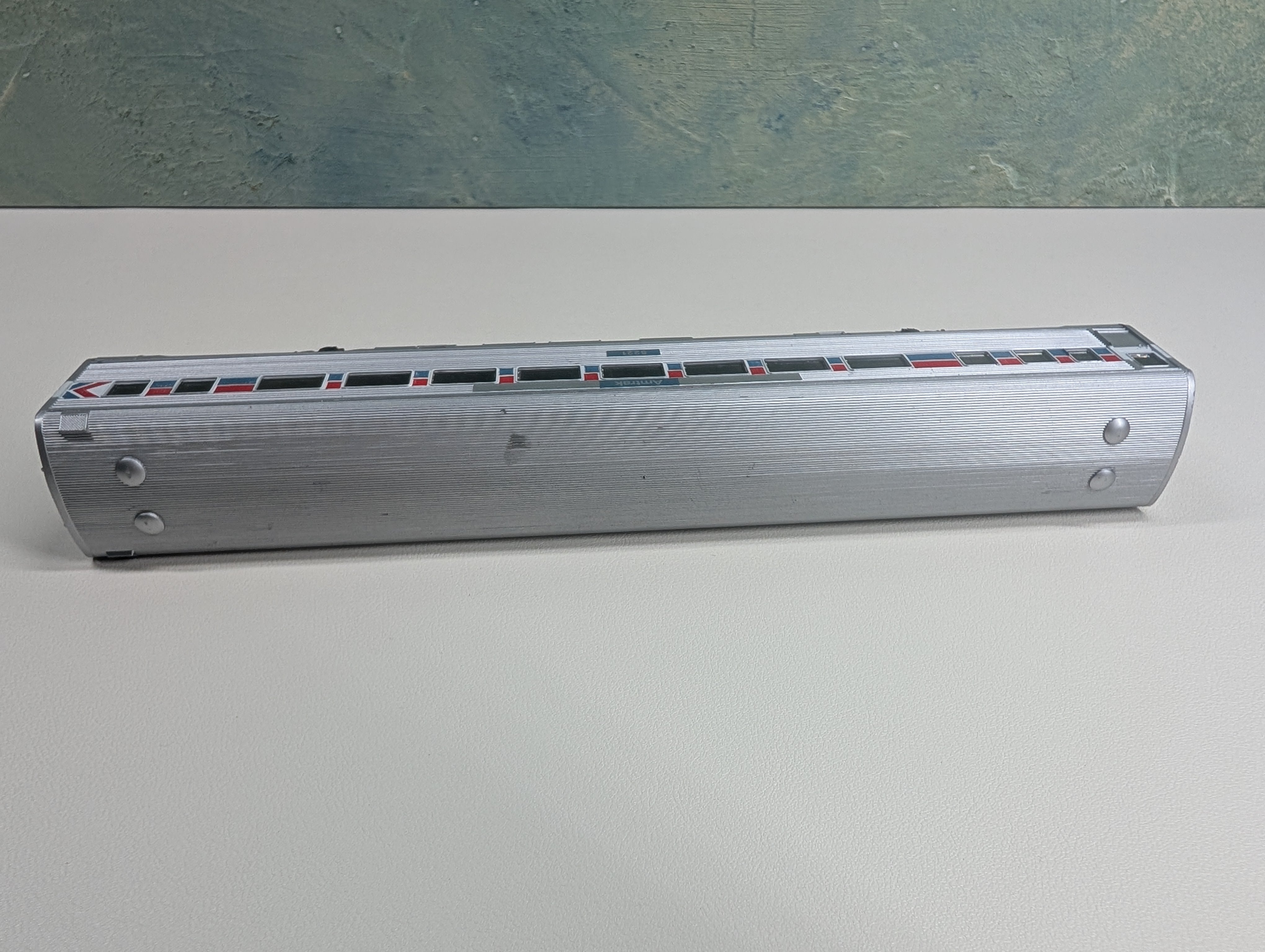 USED Athearn HO Scale Passenger Car Amtrak #5221
