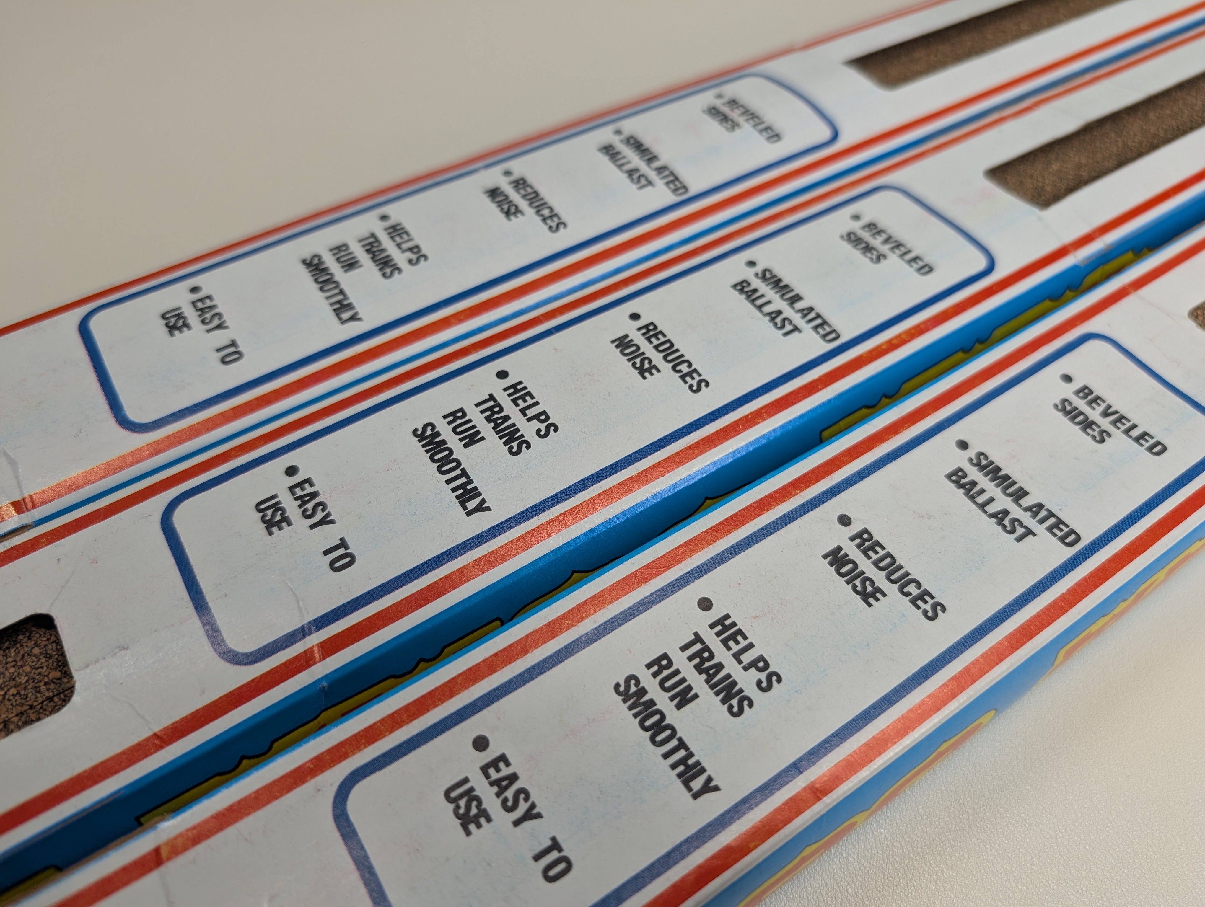 USED Life-Like 8627 HO Scale Curvable Cork Roadbed (Approx 35") (15 pcs)