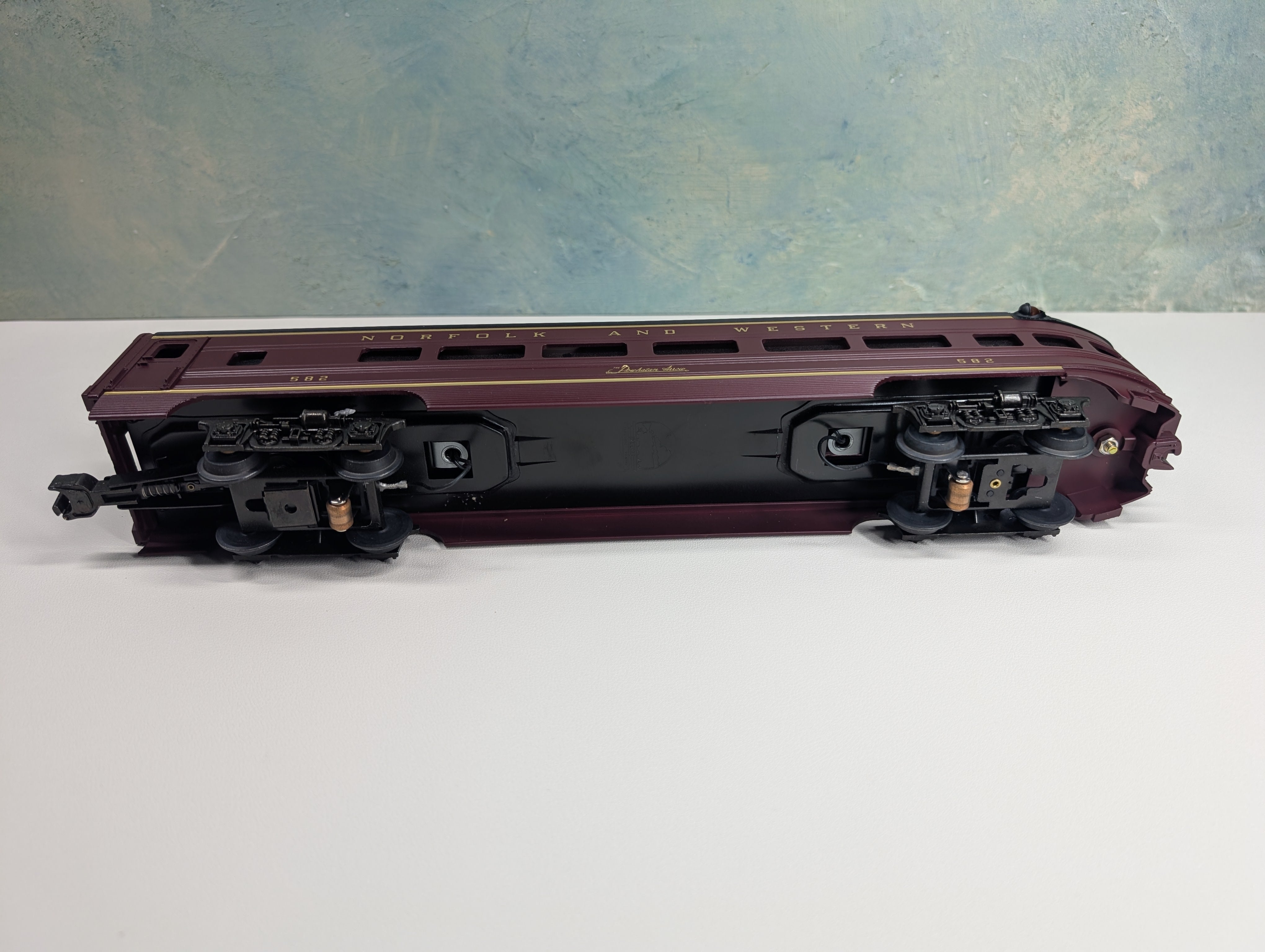 USED MTH Premier 20-6014 O OBS Passenger Car, 3 Rail Norfolk & Western #582 Powhatan Arrow
