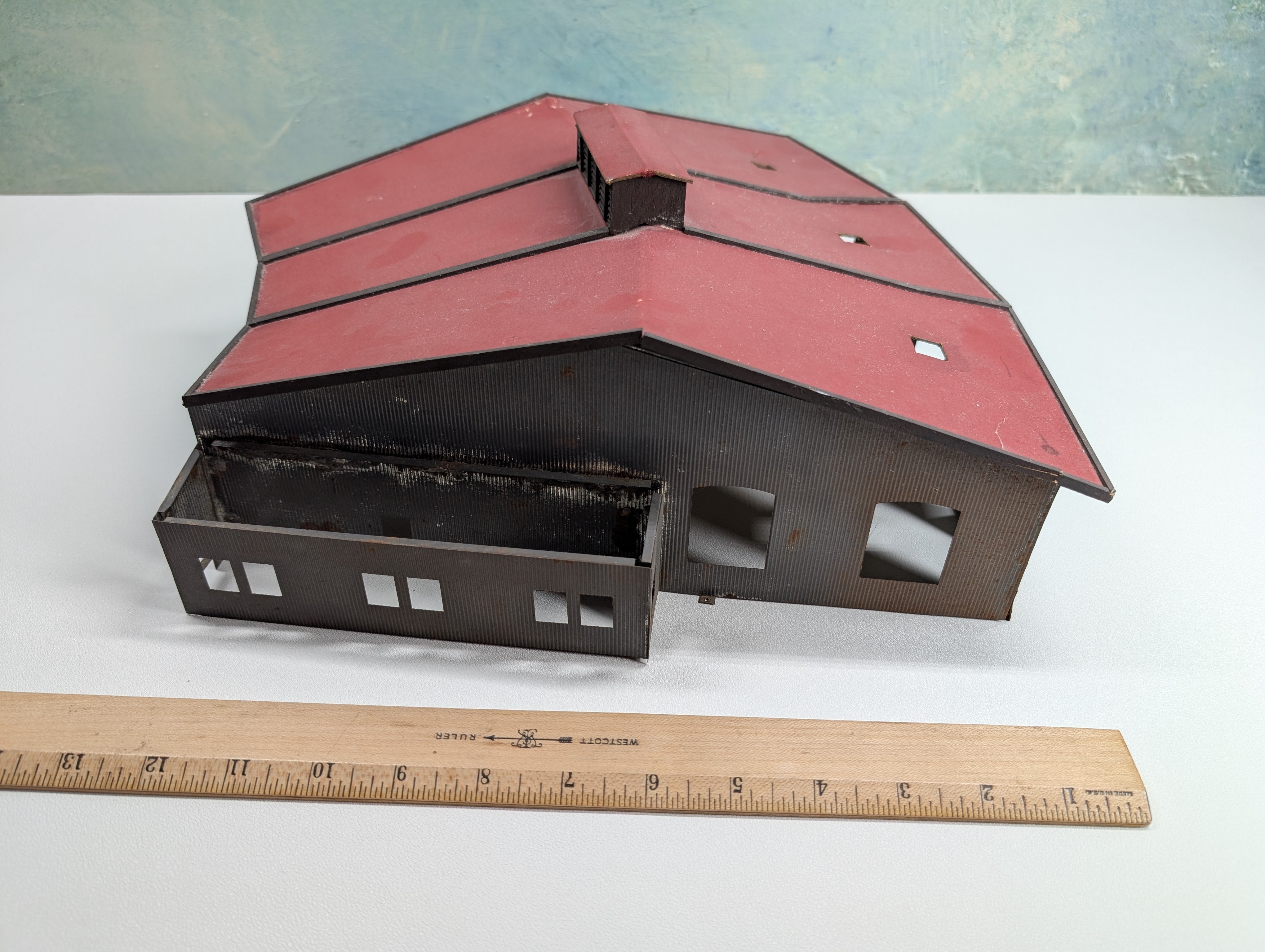 USED Suydam HO Scale 3 Stall Roundhouse