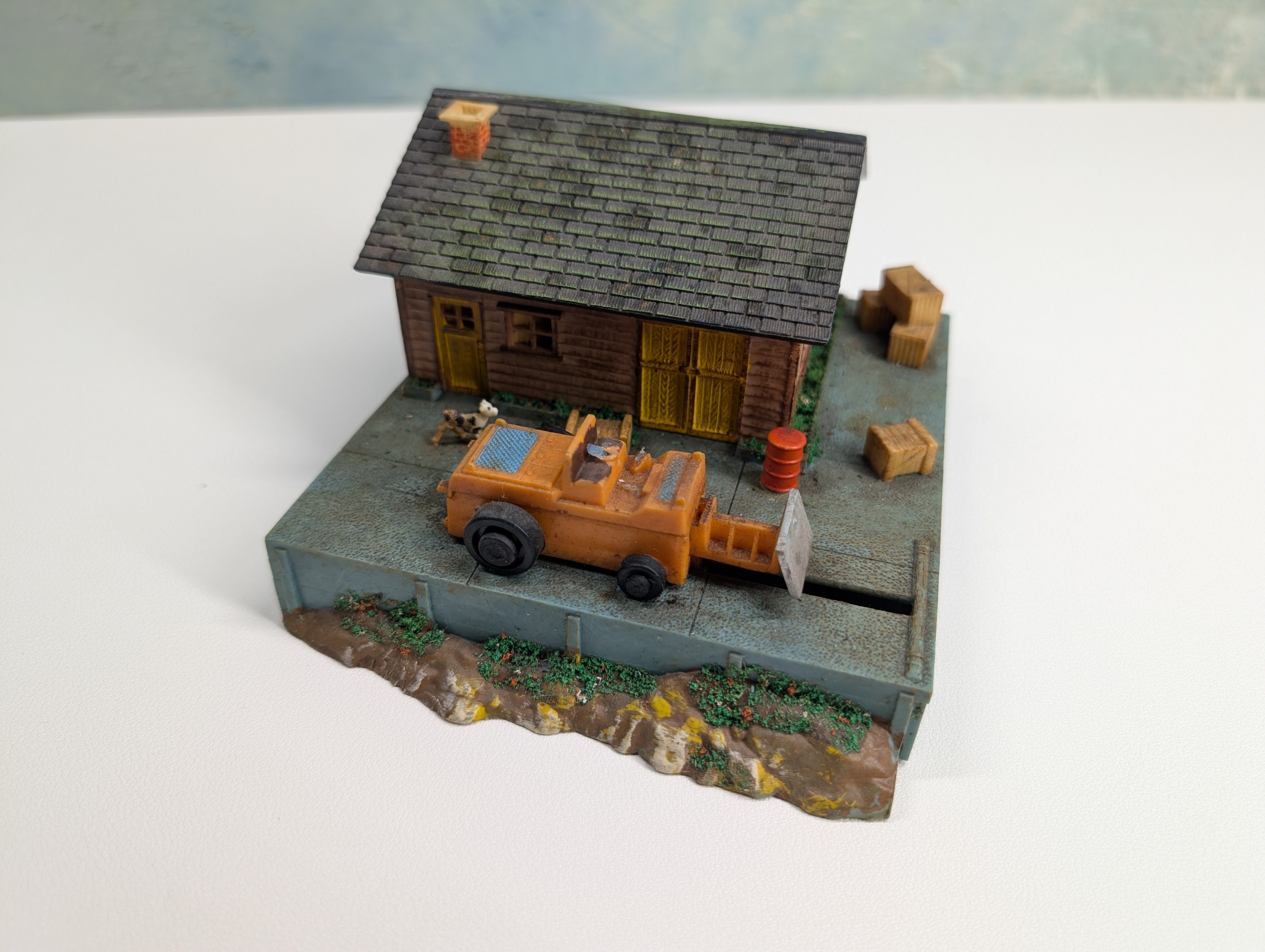 USED Tyco HO Scale Freight Unloading Depot (untested)