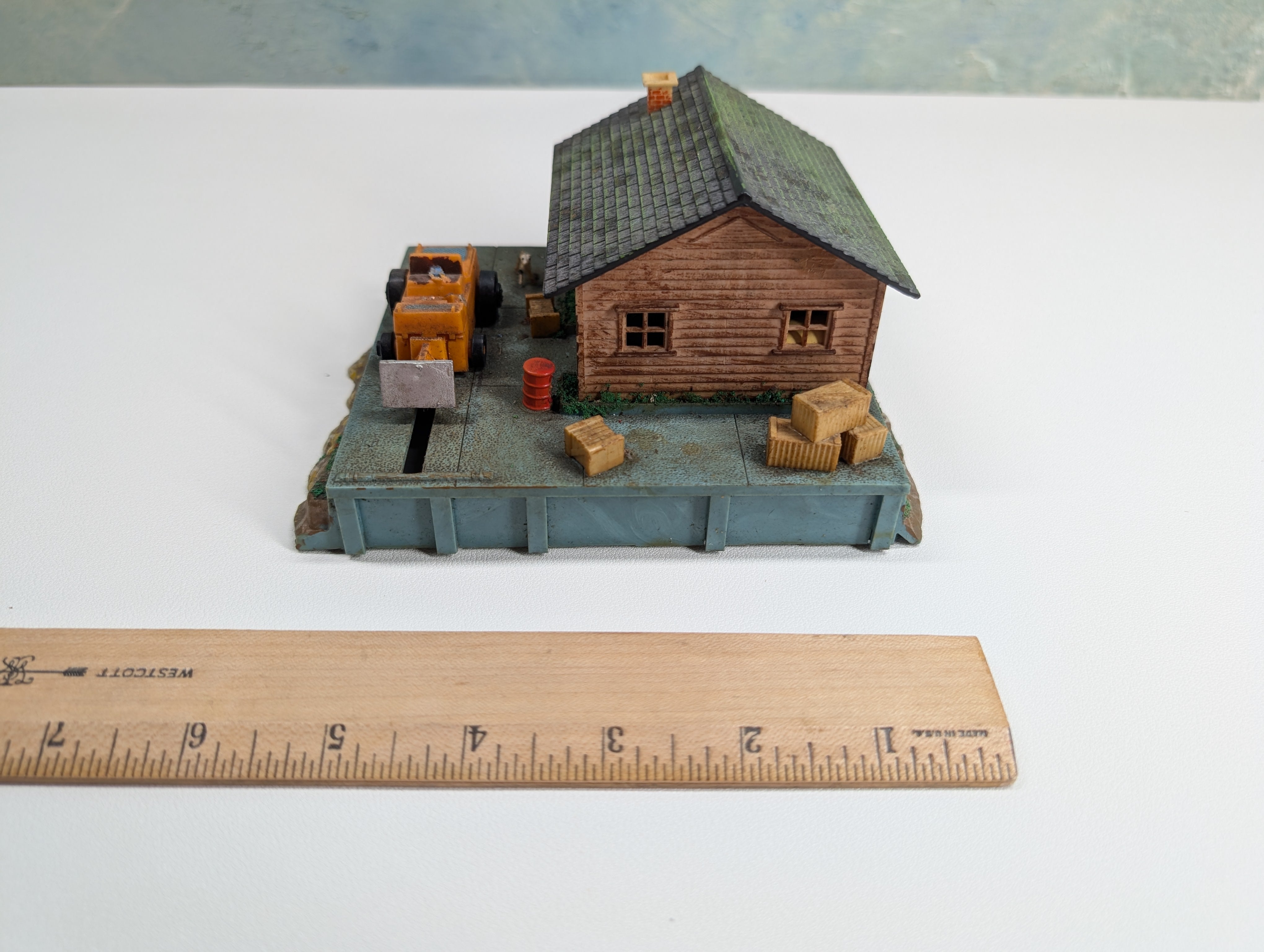 USED Tyco HO Scale Freight Unloading Depot (untested)