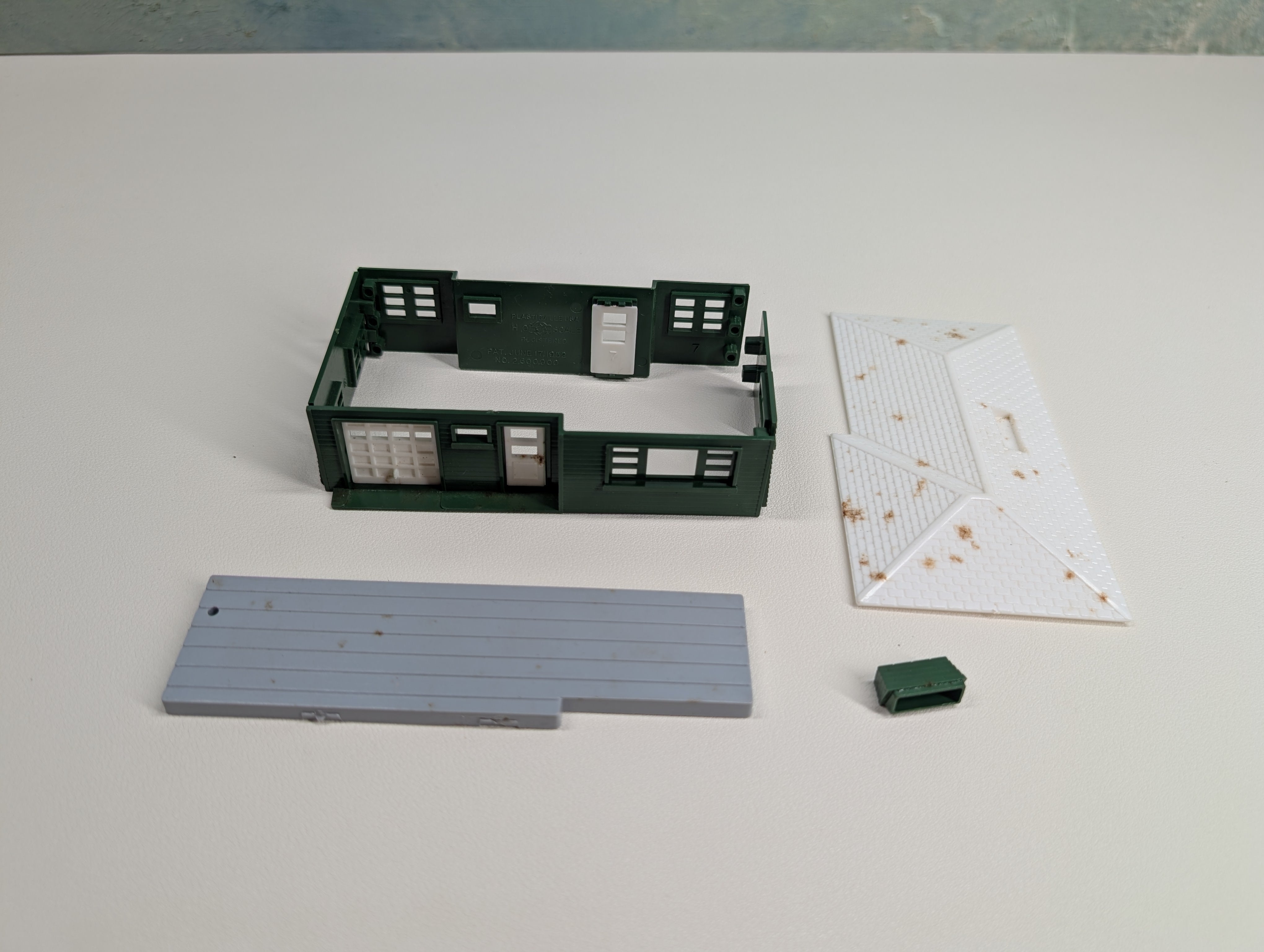 USED HO Scale Small Green House KIT