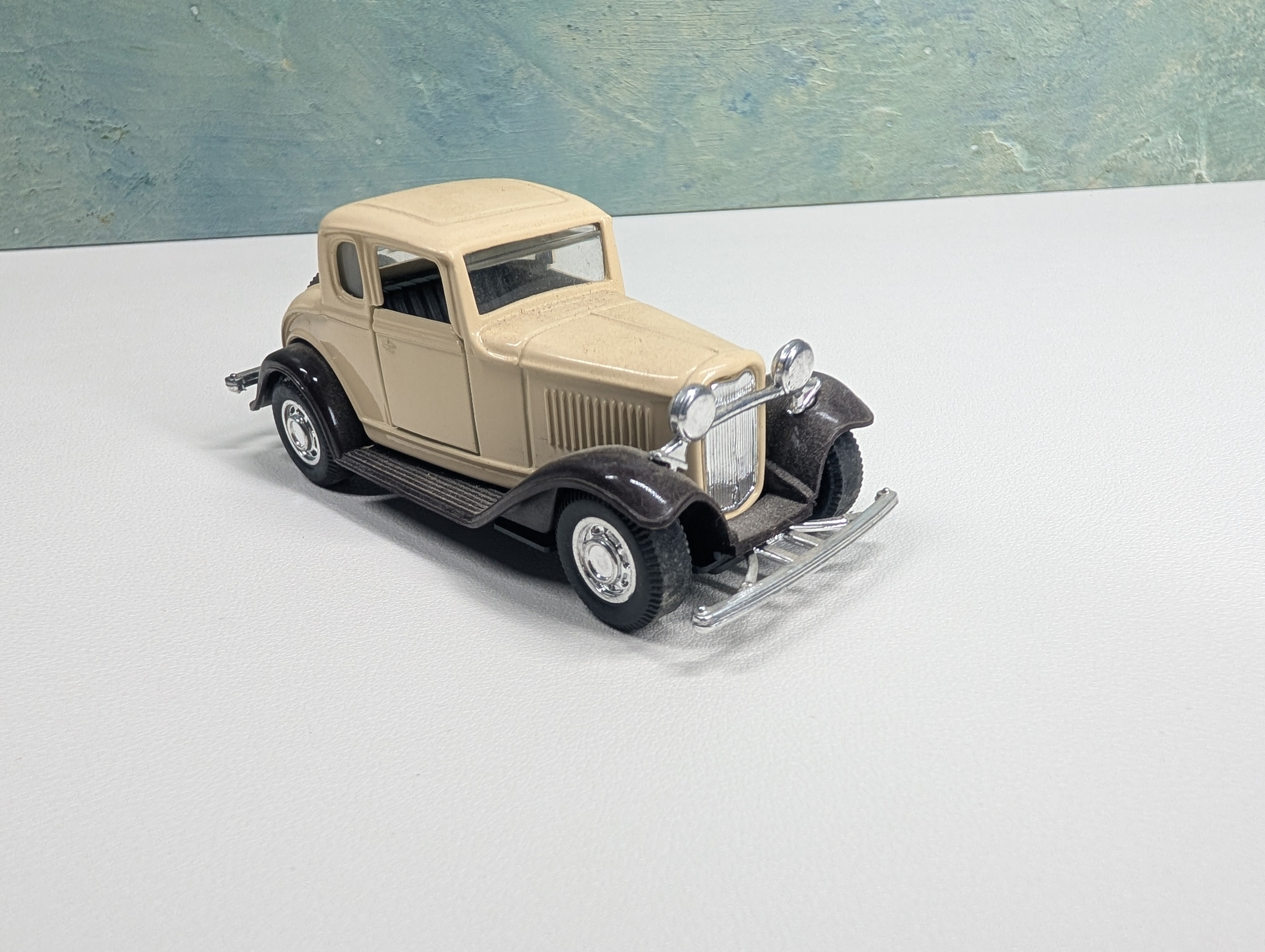 USED Yatming 8501 1932 Ford Coupe, Cream Colored Body