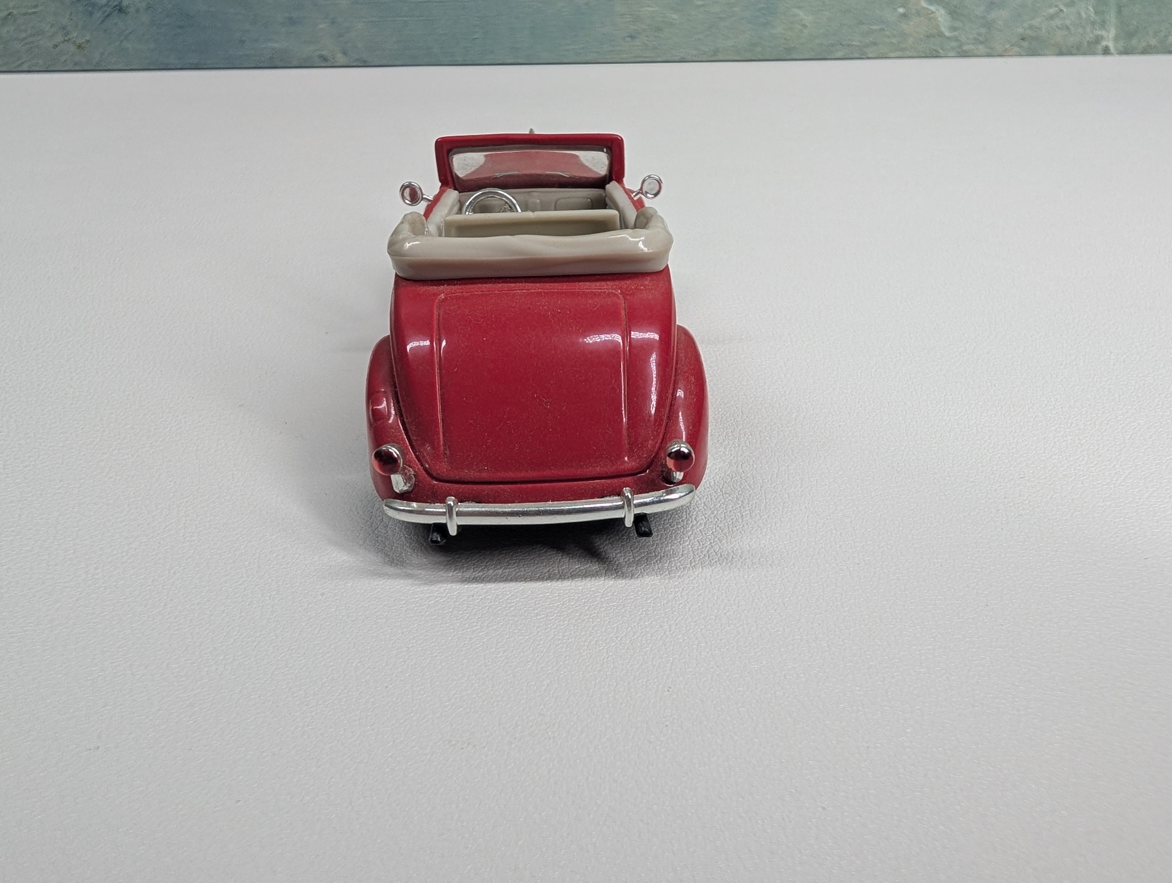 USED Road Signature 94230 1937 Ford Convertible Red, 1:43 Scale